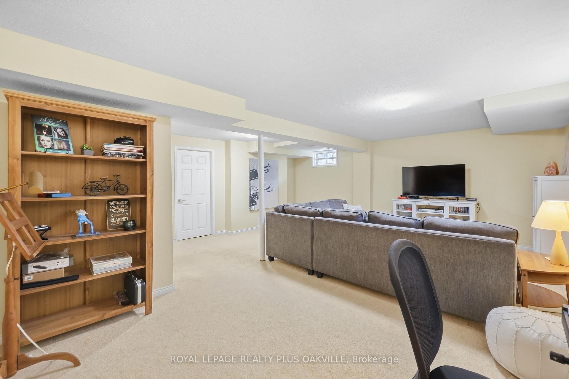 Photo 36 of 58 McLeod Drive, Aurora, Aurora Heights — HOMEH