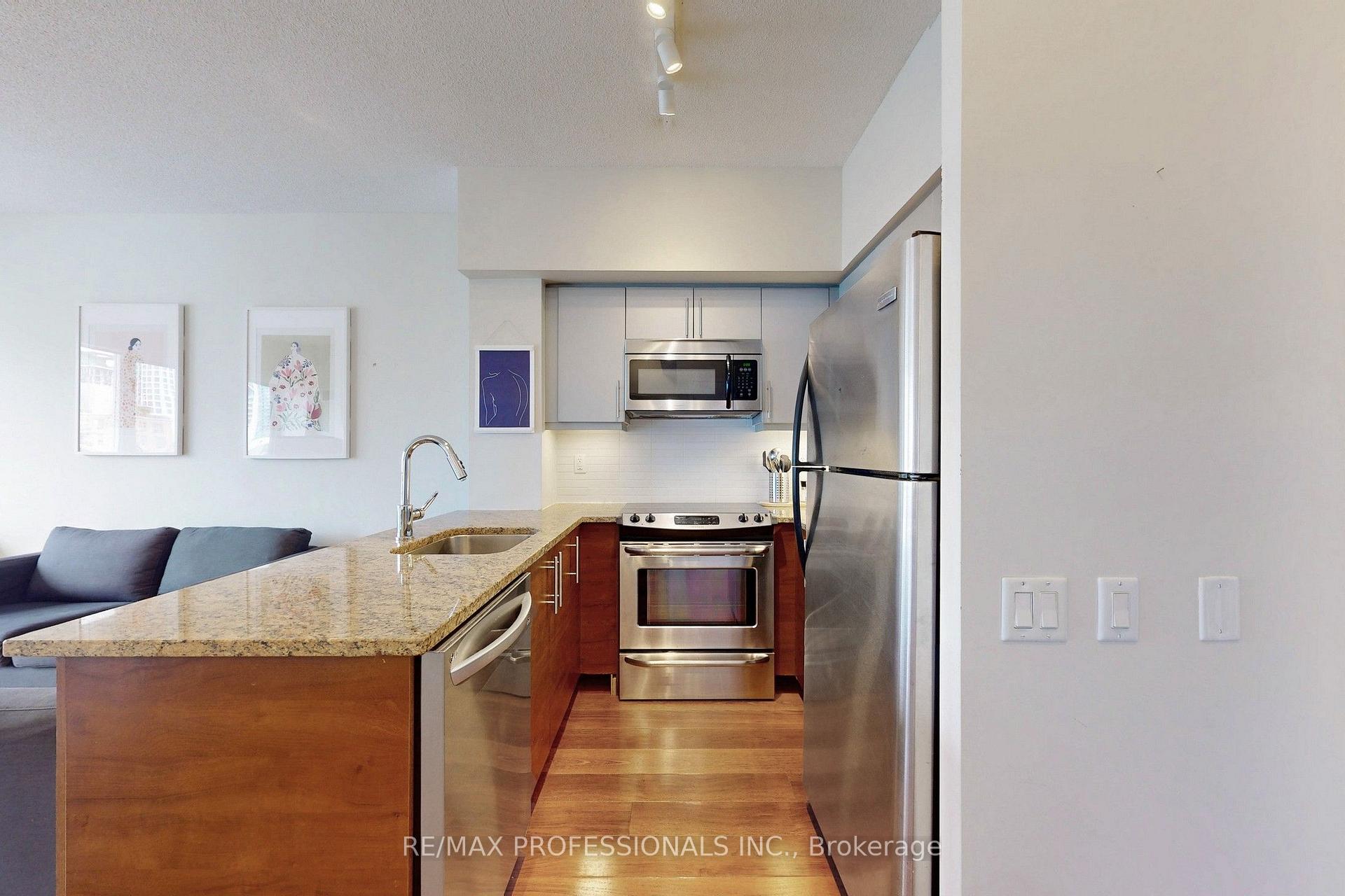 Photo 8 of Unit 1301, 83 Redpath Avenue, Toronto, Mount Pleasant West — HOMEH