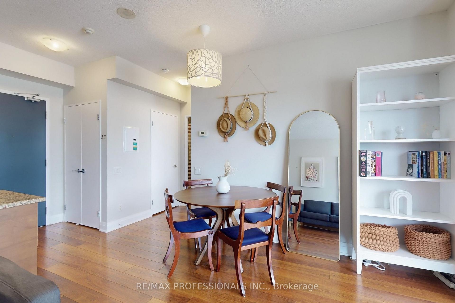 Photo 10 of Unit 1301, 83 Redpath Avenue, Toronto, Mount Pleasant West — HOMEH
