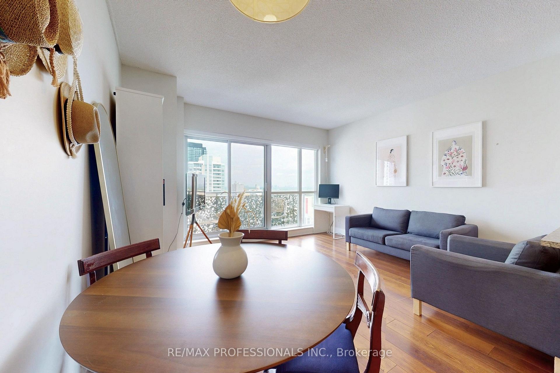 Photo 11 of Unit 1301, 83 Redpath Avenue, Toronto, Mount Pleasant West — HOMEH