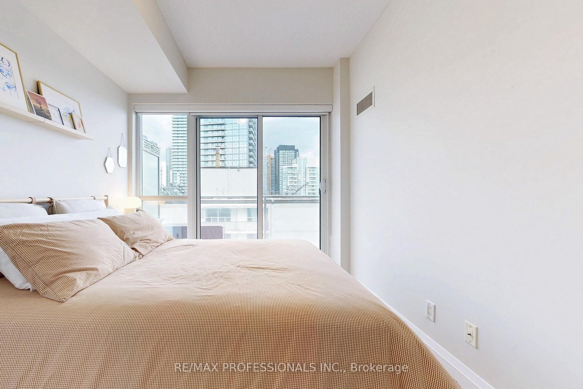Photo 12 of Unit 1301, 83 Redpath Avenue, Toronto, Mount Pleasant West — HOMEH