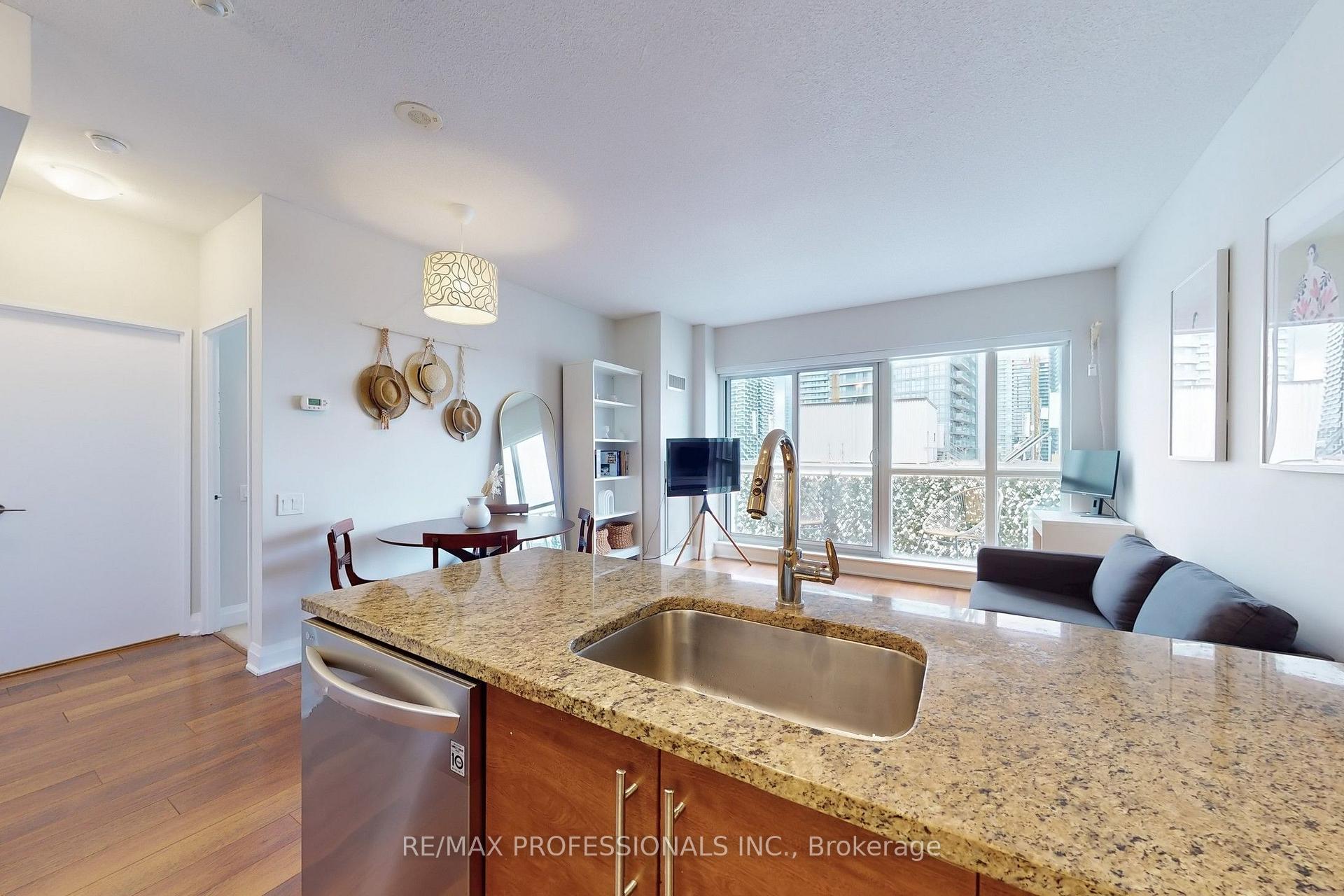 Photo 14 of Unit 1301, 83 Redpath Avenue, Toronto, Mount Pleasant West — HOMEH