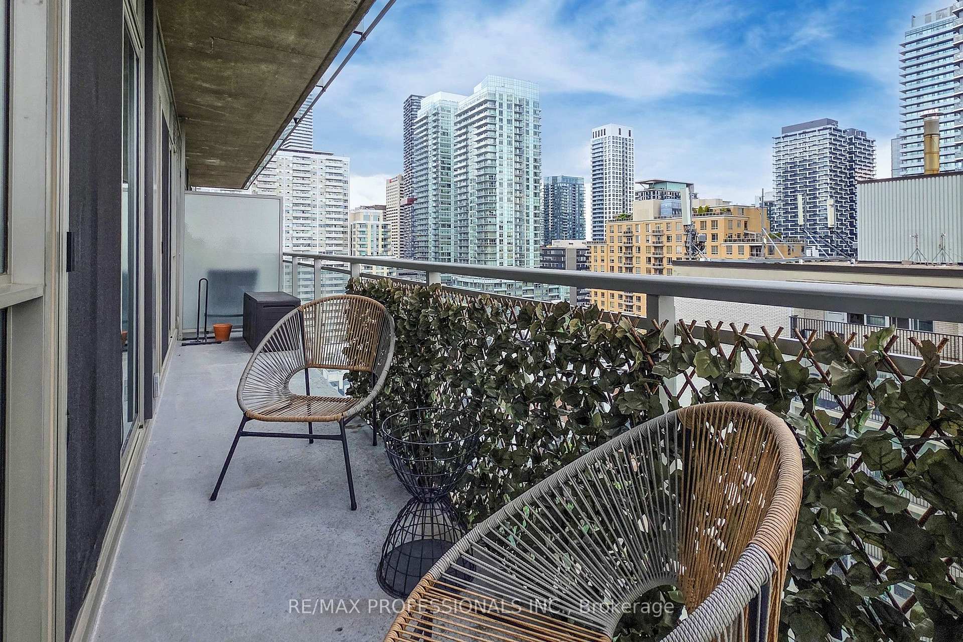 Photo 17 of Unit 1301, 83 Redpath Avenue, Toronto, Mount Pleasant West — HOMEH