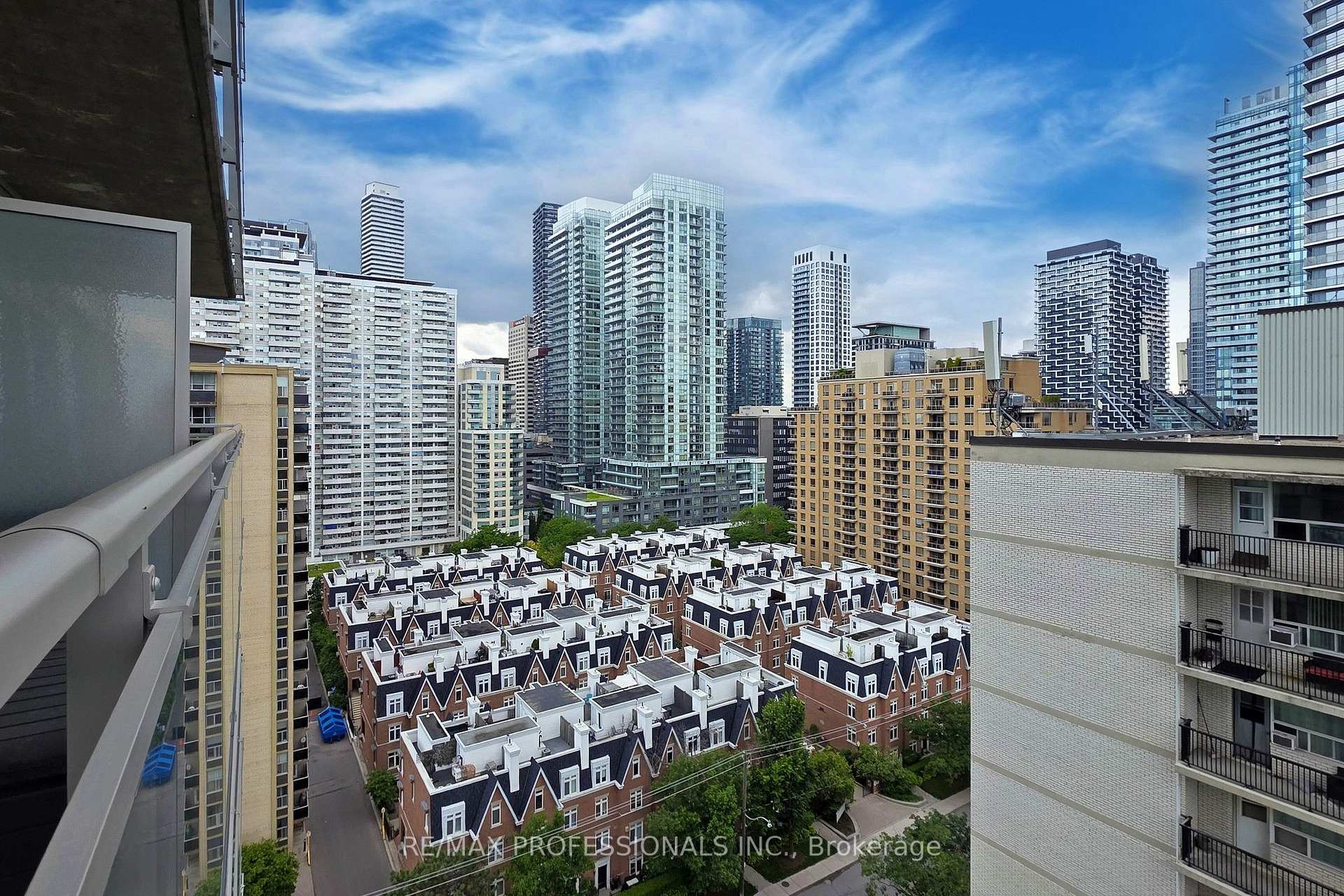 Photo 18 of Unit 1301, 83 Redpath Avenue, Toronto, Mount Pleasant West — HOMEH