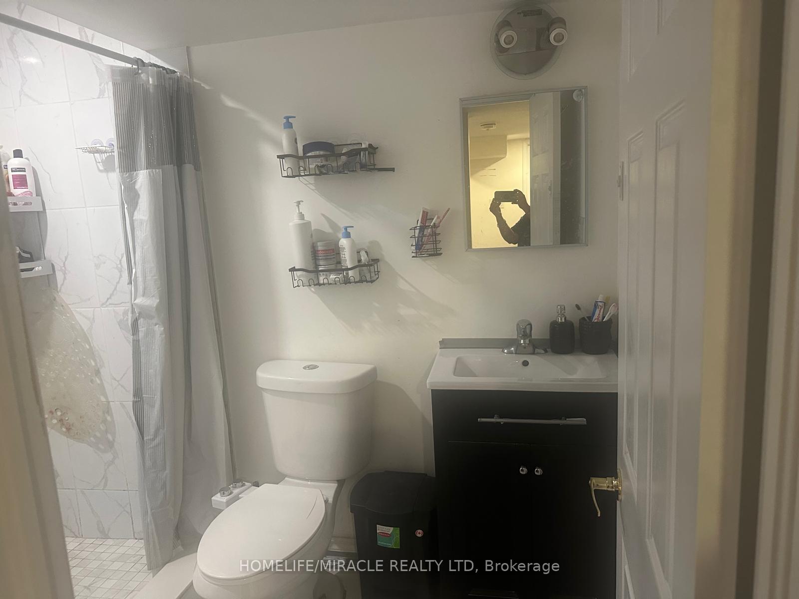 Photo 10 of Unit Bsmt, 54 Oranmore Crescent, Brampton, Credit Valley — HOMEH