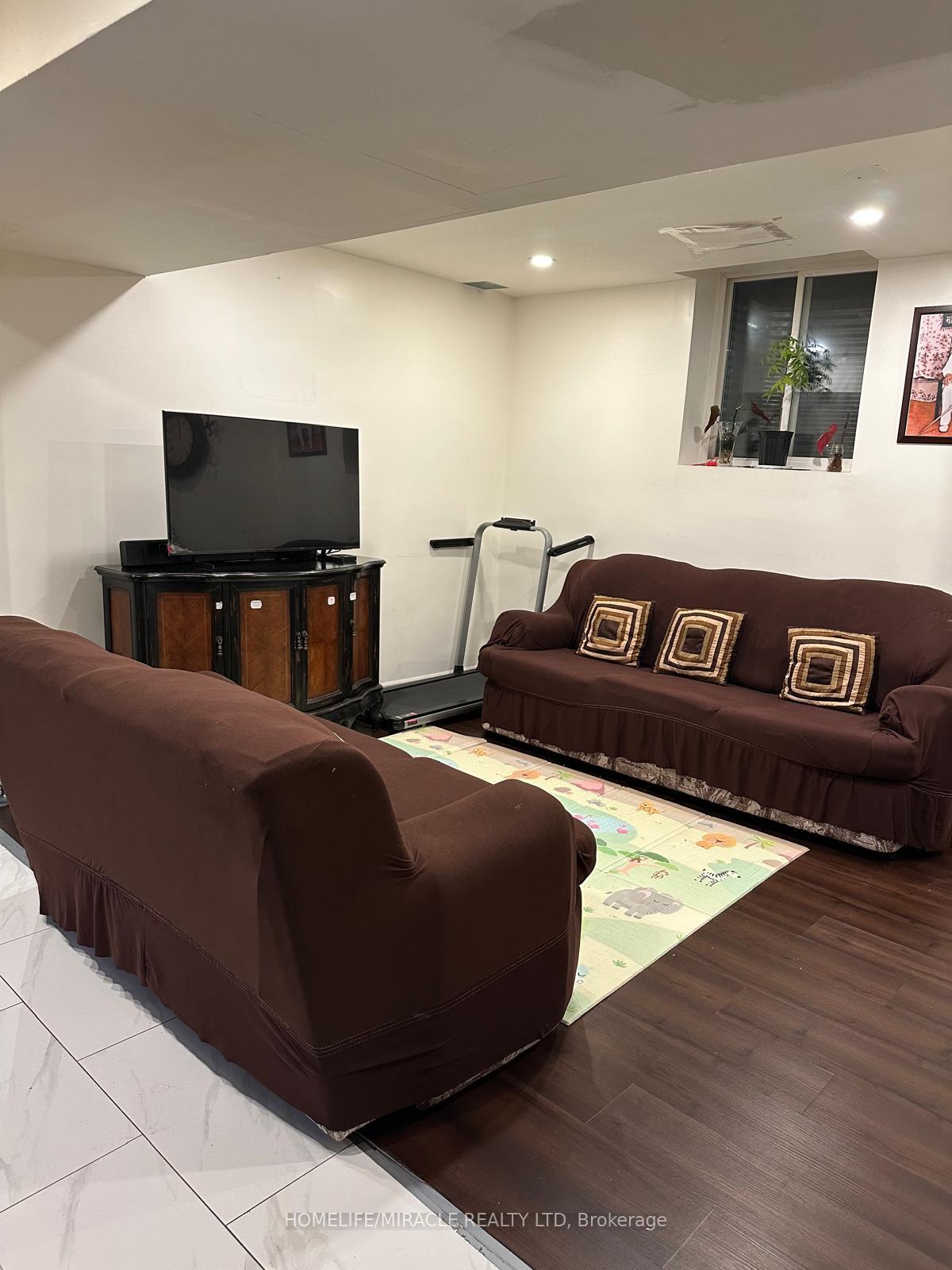 Photo 13 of Unit Bsmt, 54 Oranmore Crescent, Brampton, Credit Valley — HOMEH