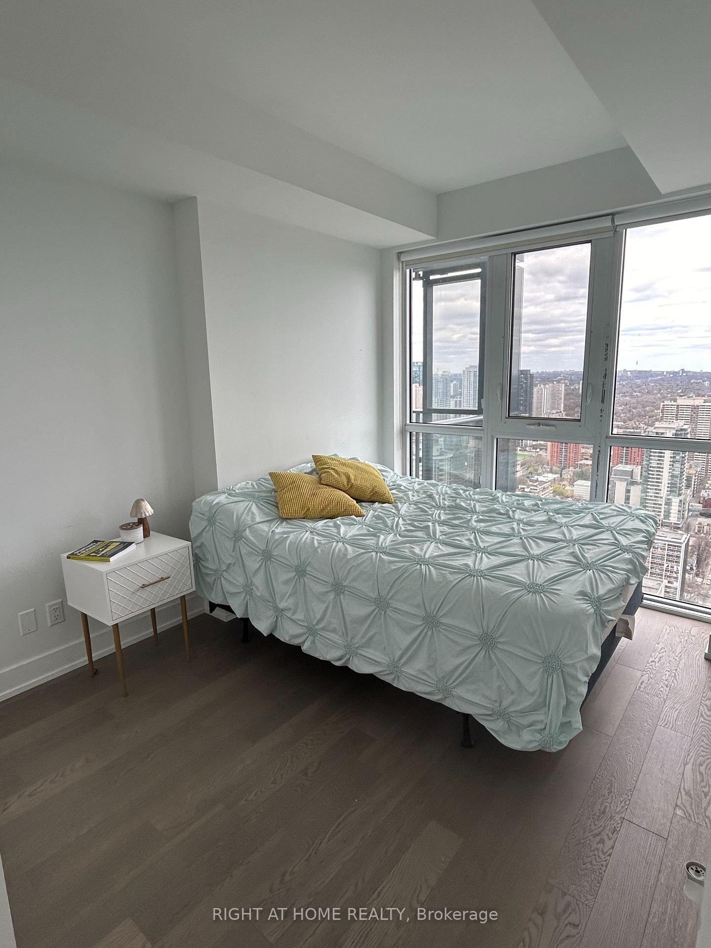 Photo 9 of Unit 6, 7 Grenville Street, Toronto, Bay Street Corridor — HOMEH