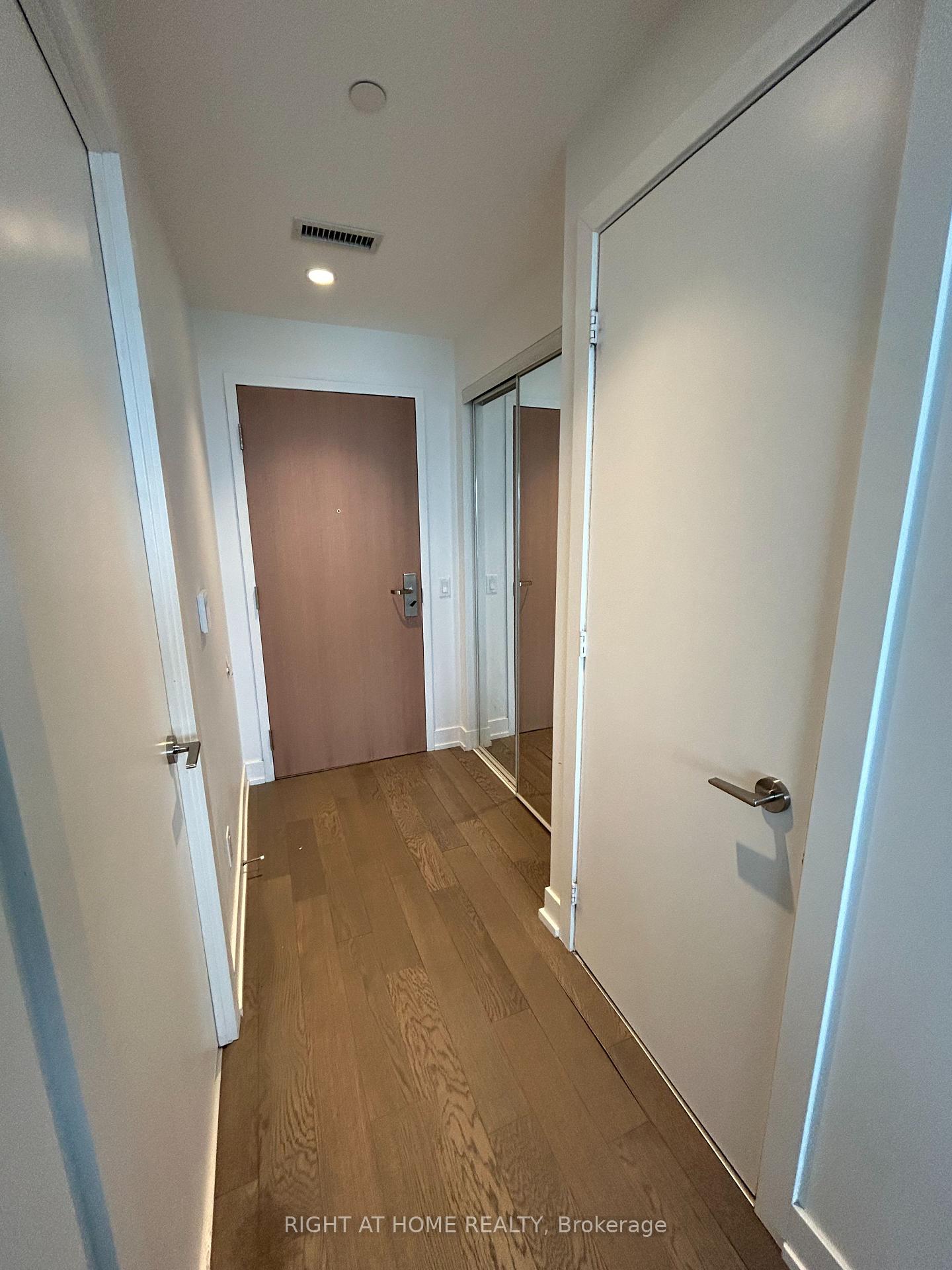 Photo 11 of Unit 6, 7 Grenville Street, Toronto, Bay Street Corridor — HOMEH