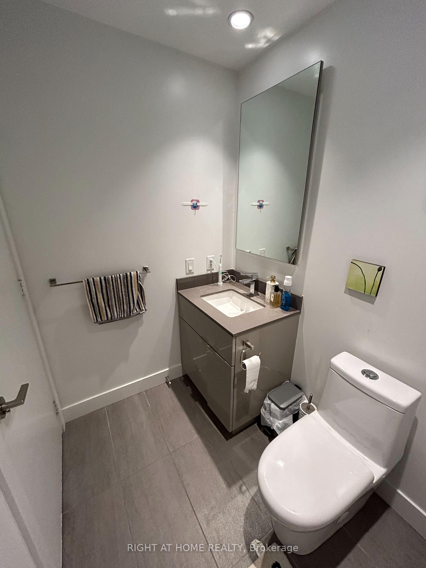 Photo 16 of Unit 6, 7 Grenville Street, Toronto, Bay Street Corridor — HOMEH