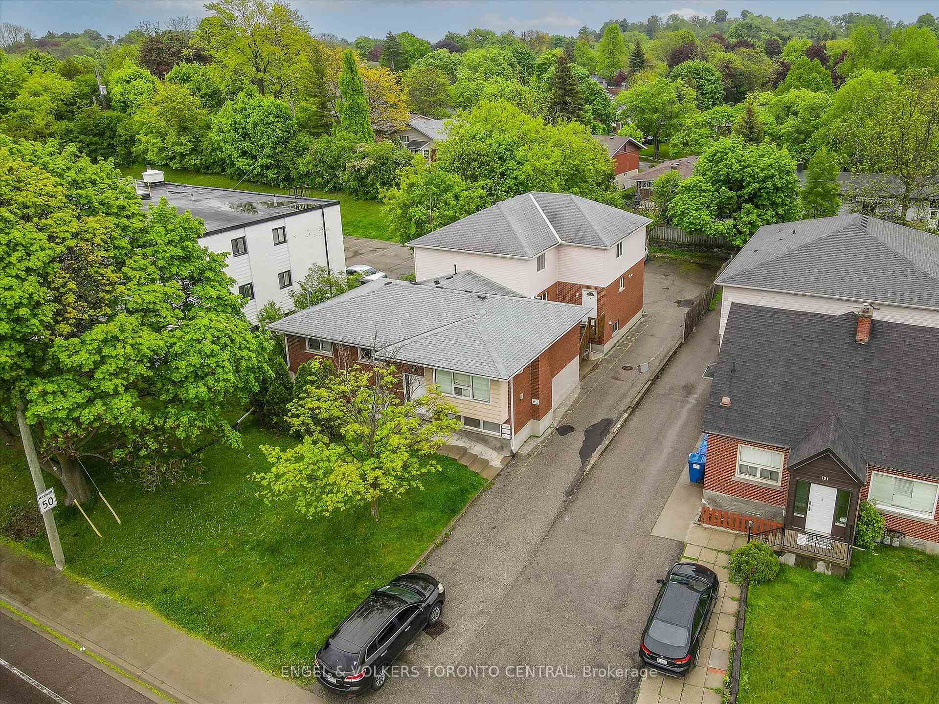 Photo 3 of 155 University Avenue E, Waterloo, Beechwood/University — HOMEH