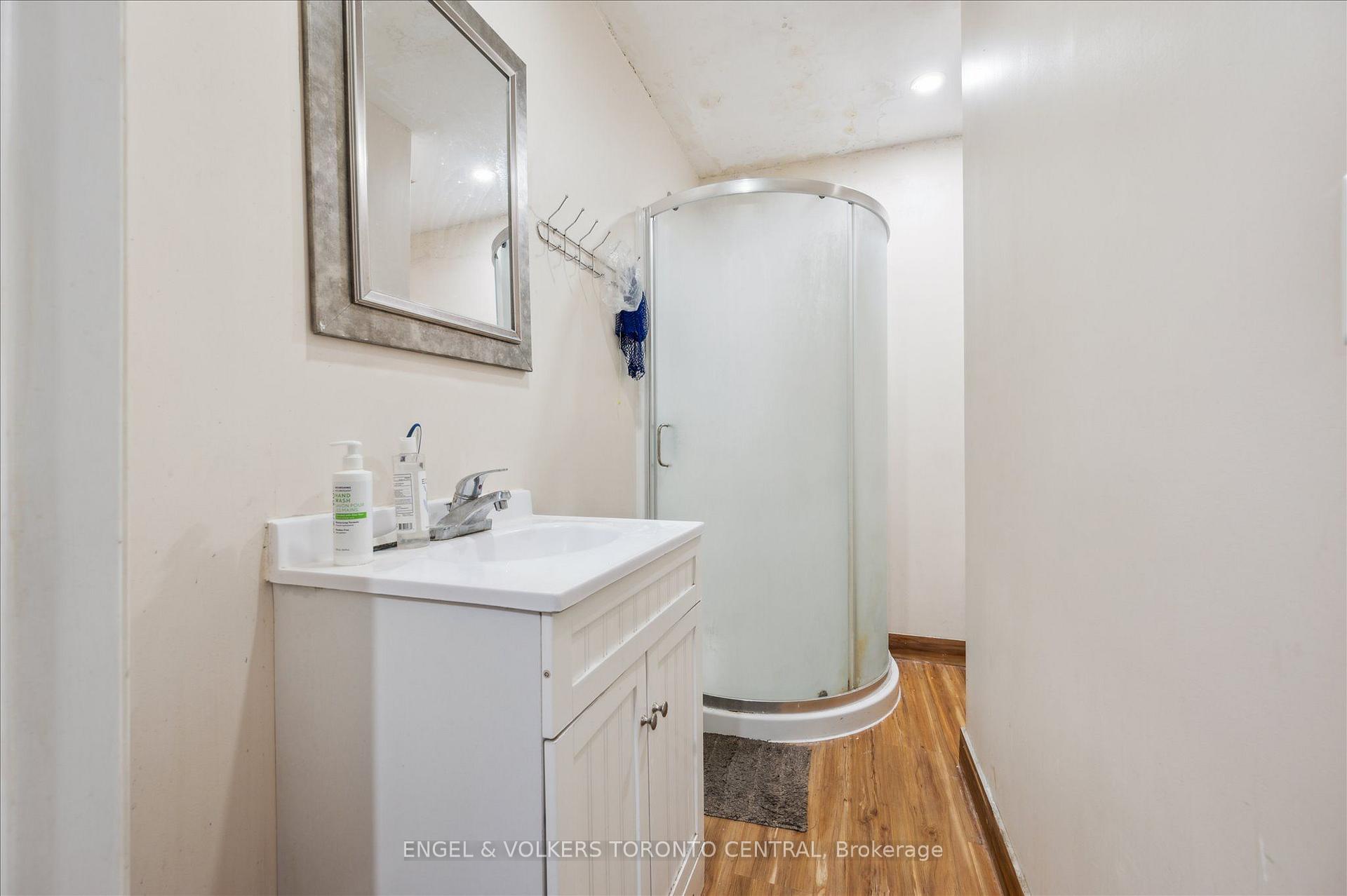 Photo 22 of 155 University Avenue E, Waterloo, Beechwood/University — HOMEH