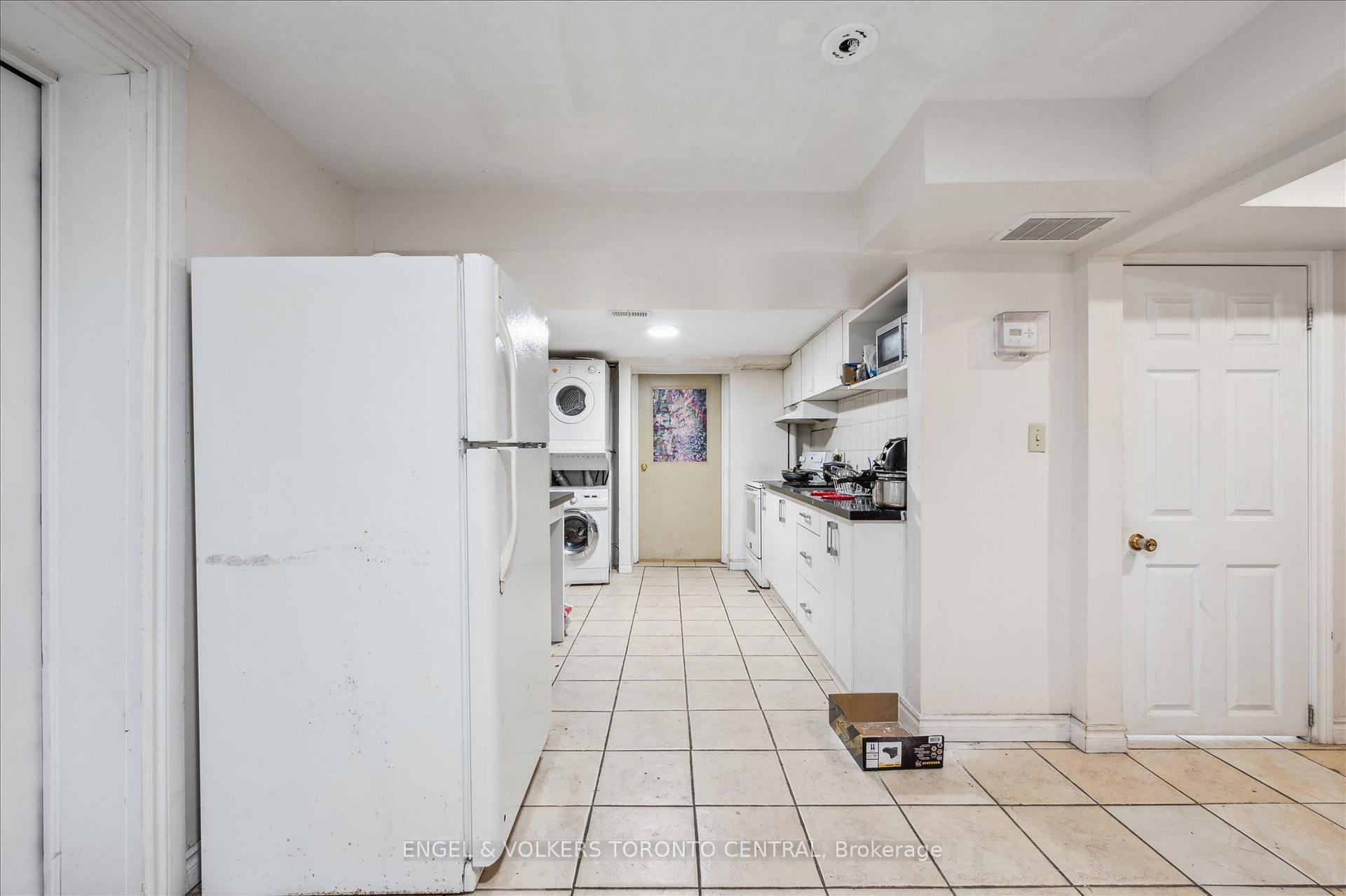 Photo 26 of 155 University Avenue E, Waterloo, Beechwood/University — HOMEH