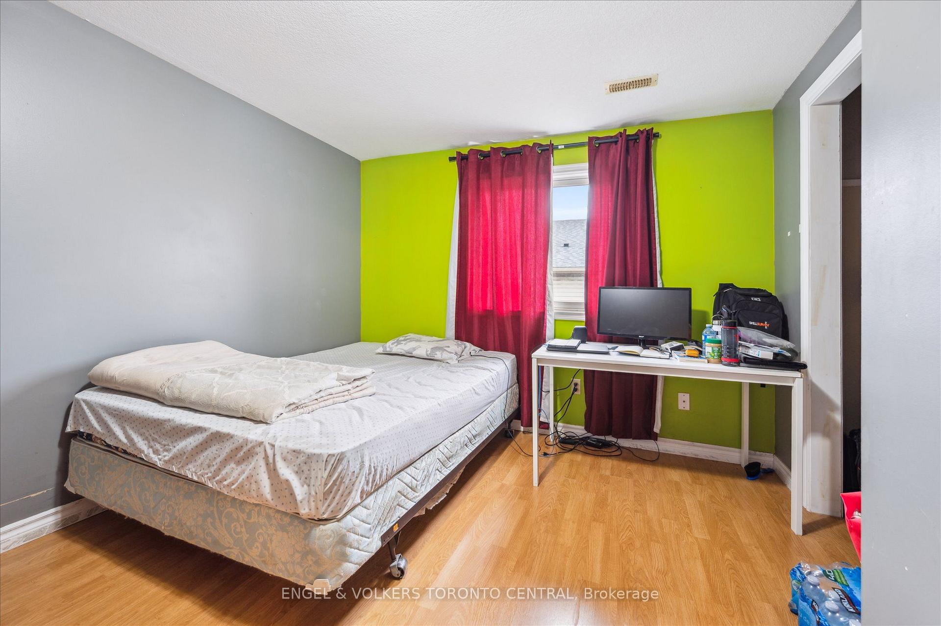 Photo 35 of 155 University Avenue E, Waterloo, Beechwood/University — HOMEH