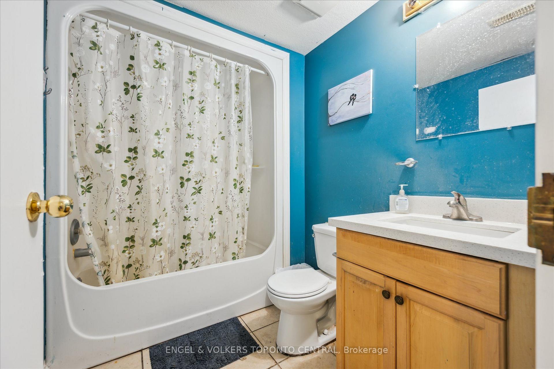 Photo 41 of 155 University Avenue E, Waterloo, Beechwood/University — HOMEH