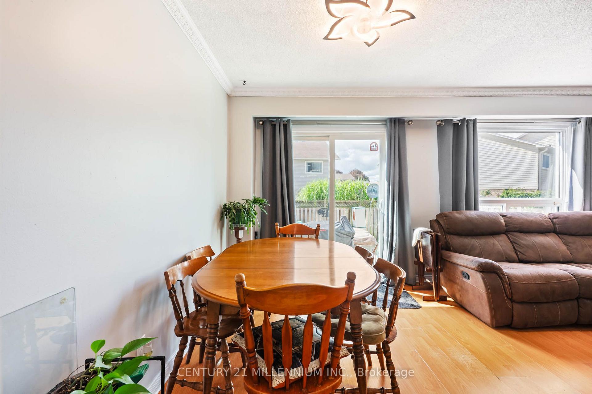 Photo 18 of 65 Primrose Crescent, Brampton, Heart Lake West — HOMEH