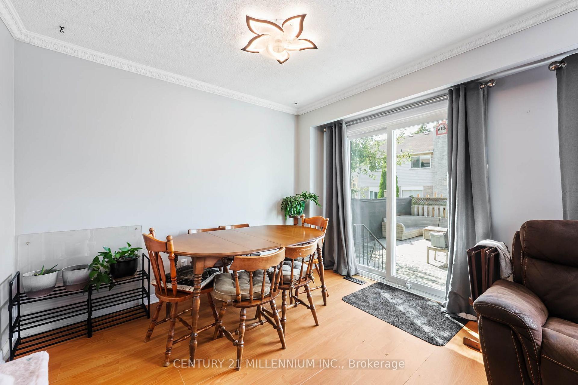 Photo 16 of 65 Primrose Crescent, Brampton, Heart Lake West — HOMEH