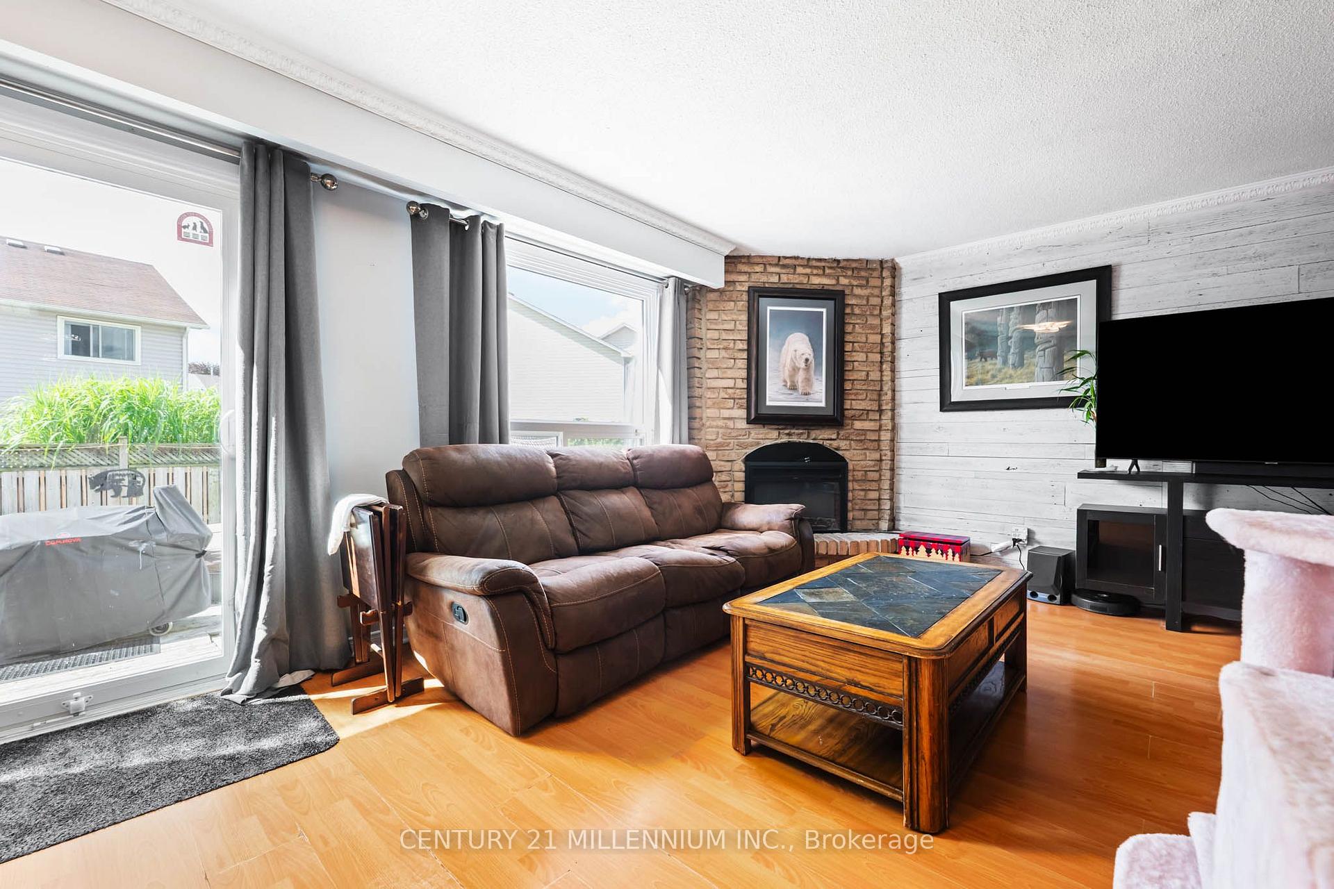 Photo 13 of 65 Primrose Crescent, Brampton, Heart Lake West — HOMEH