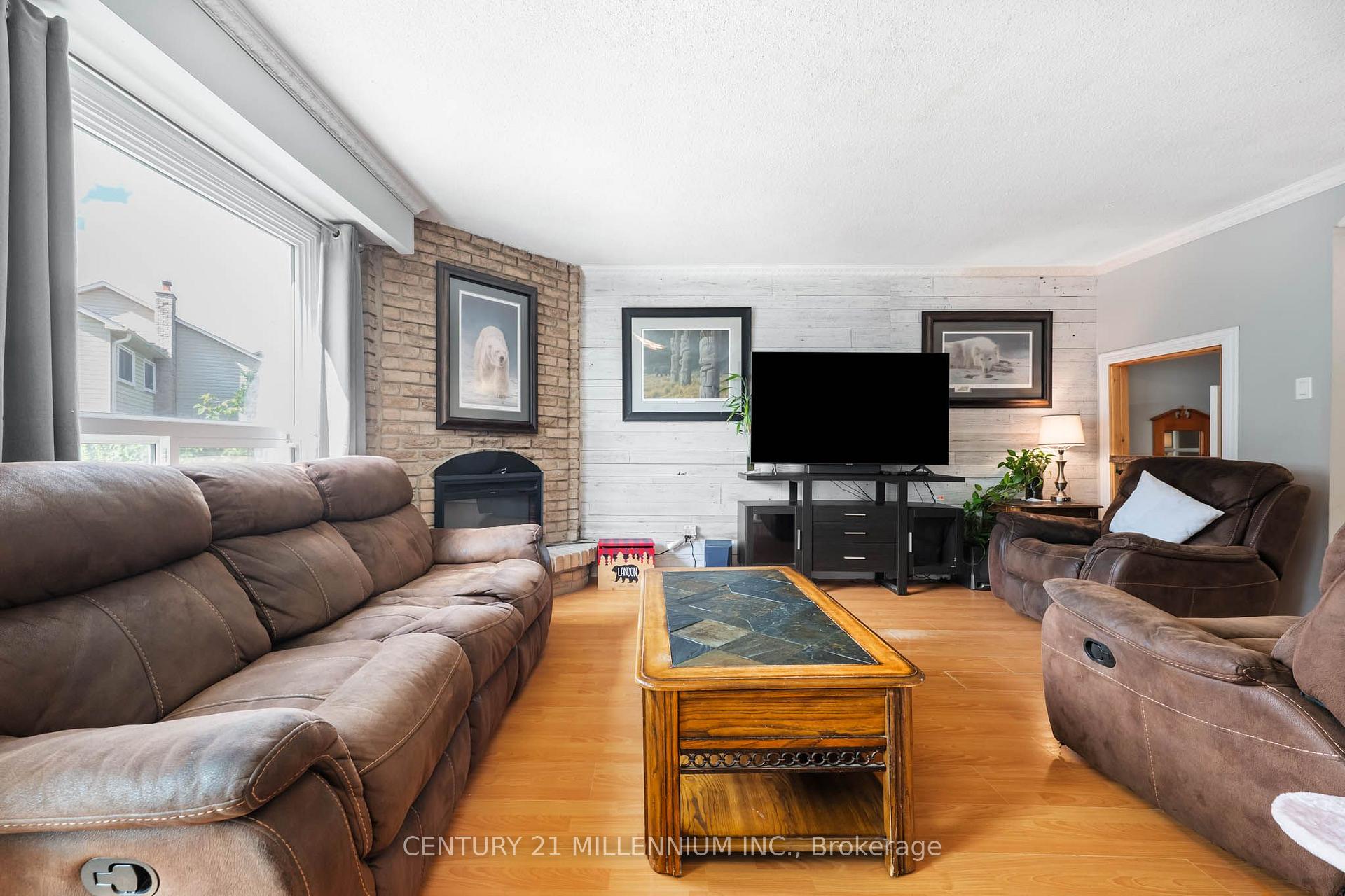 Photo 14 of 65 Primrose Crescent, Brampton, Heart Lake West — HOMEH