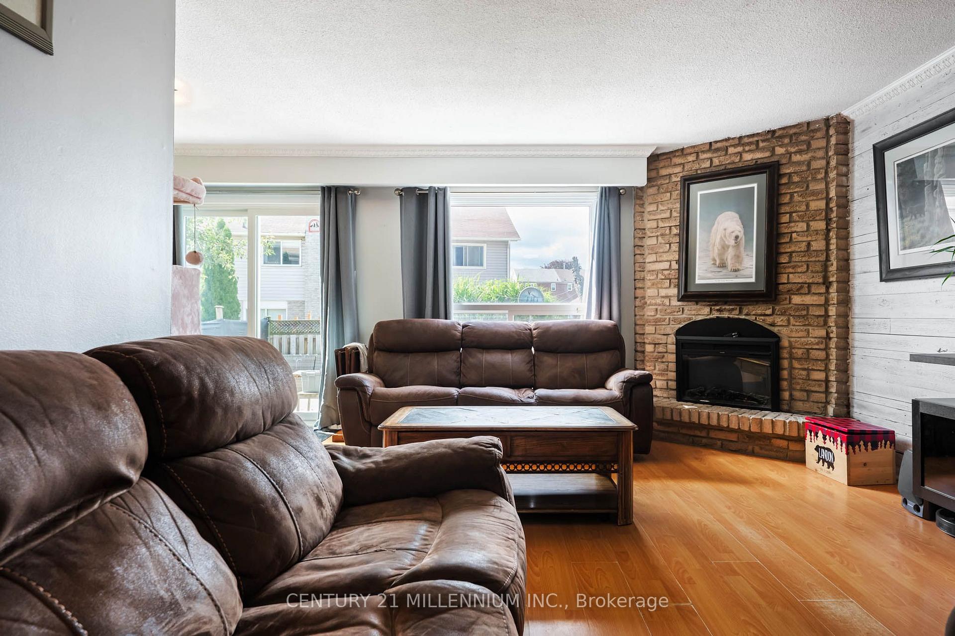 Photo 10 of 65 Primrose Crescent, Brampton, Heart Lake West — HOMEH