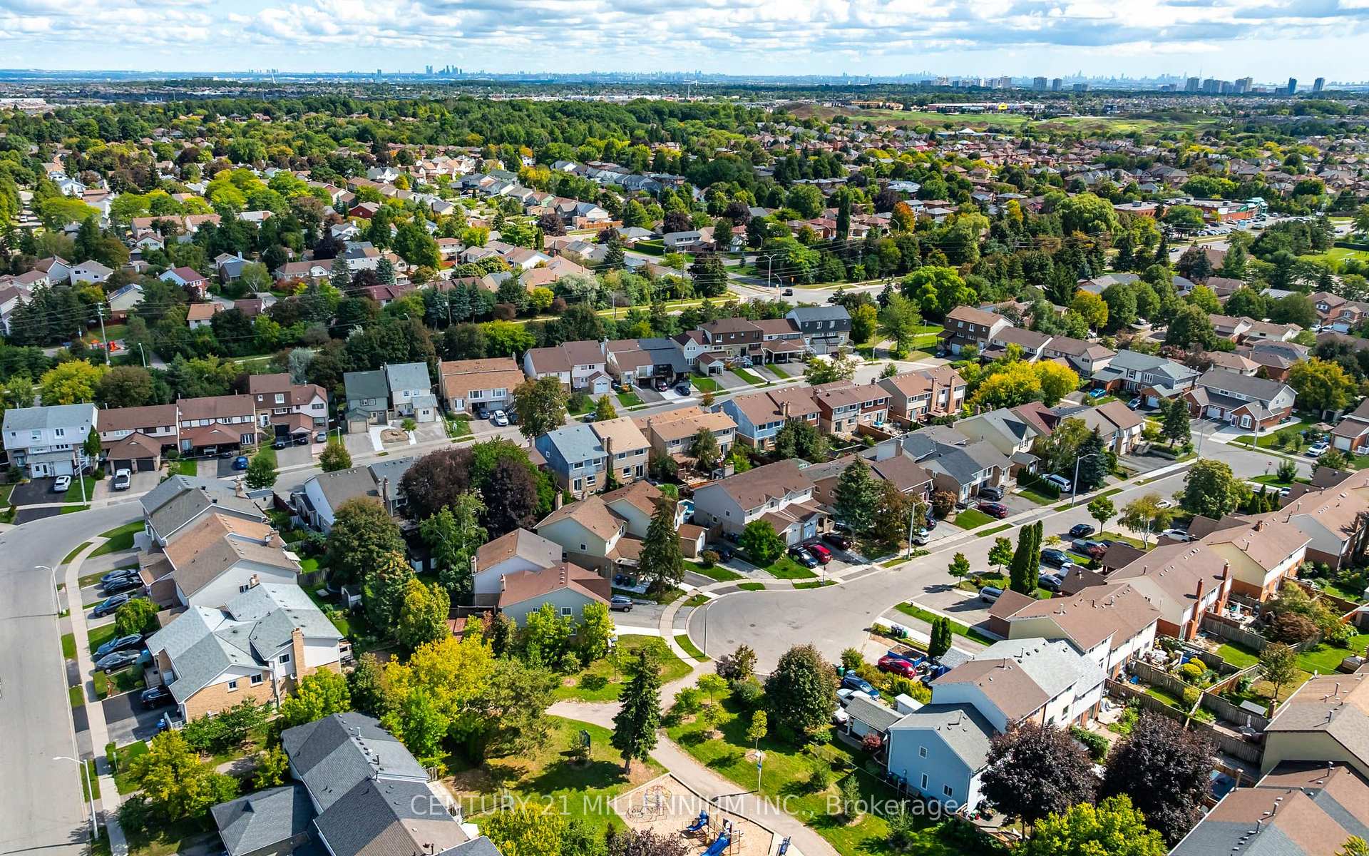Photo 49 of 65 Primrose Crescent, Brampton, Heart Lake West — HOMEH