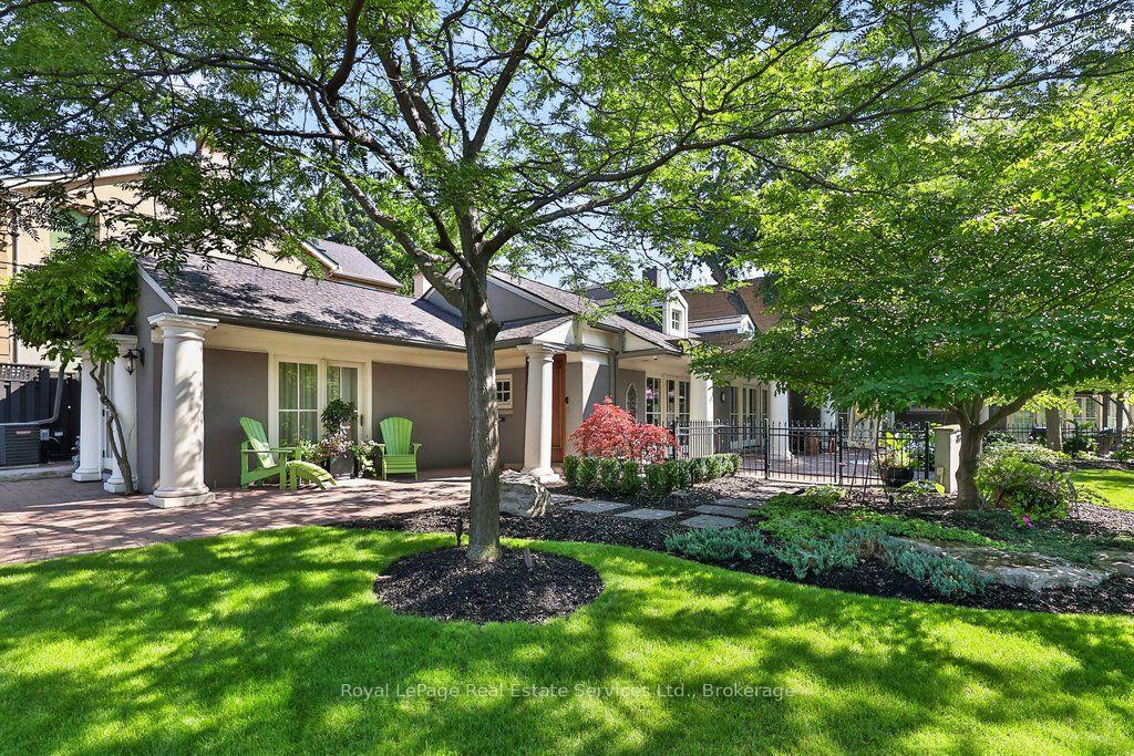 Photo 2 of 300 Lake Promenade, Etobicoke, Long Branch — HOMEH