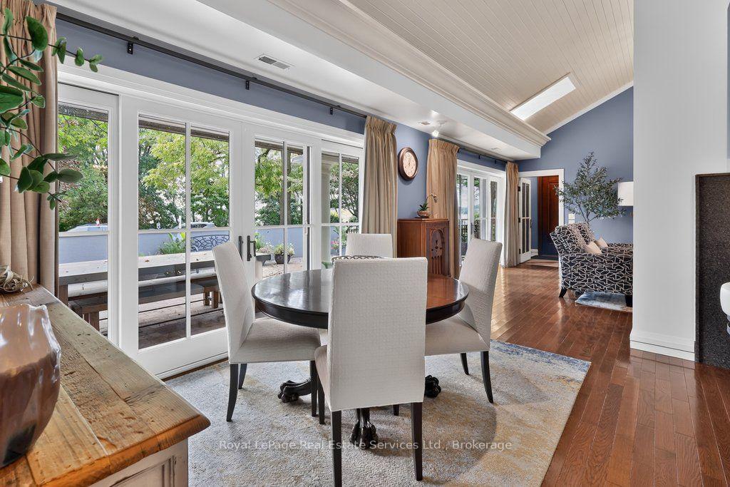 Photo 15 of 300 Lake Promenade, Etobicoke, Long Branch — HOMEH