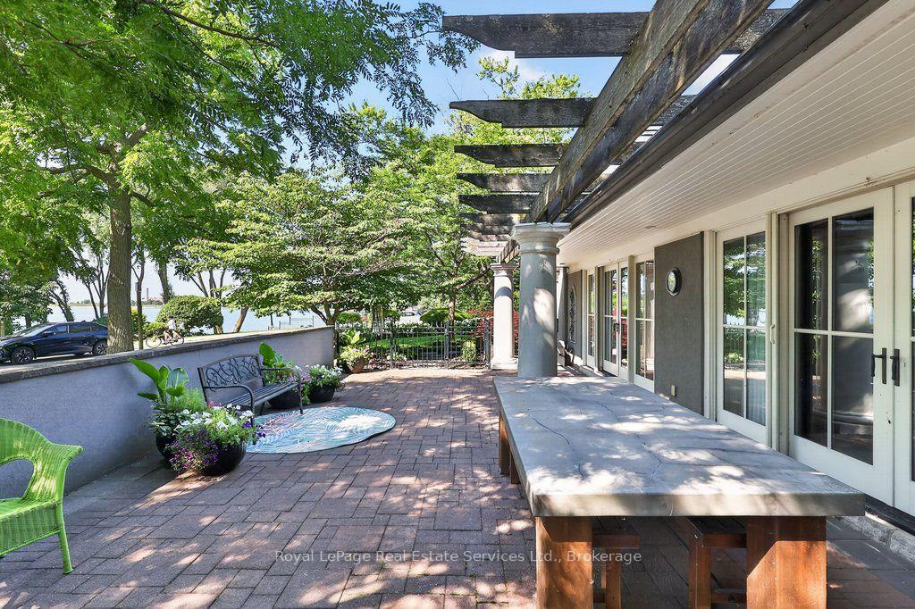 Photo 30 of 300 Lake Promenade, Etobicoke, Long Branch — HOMEH