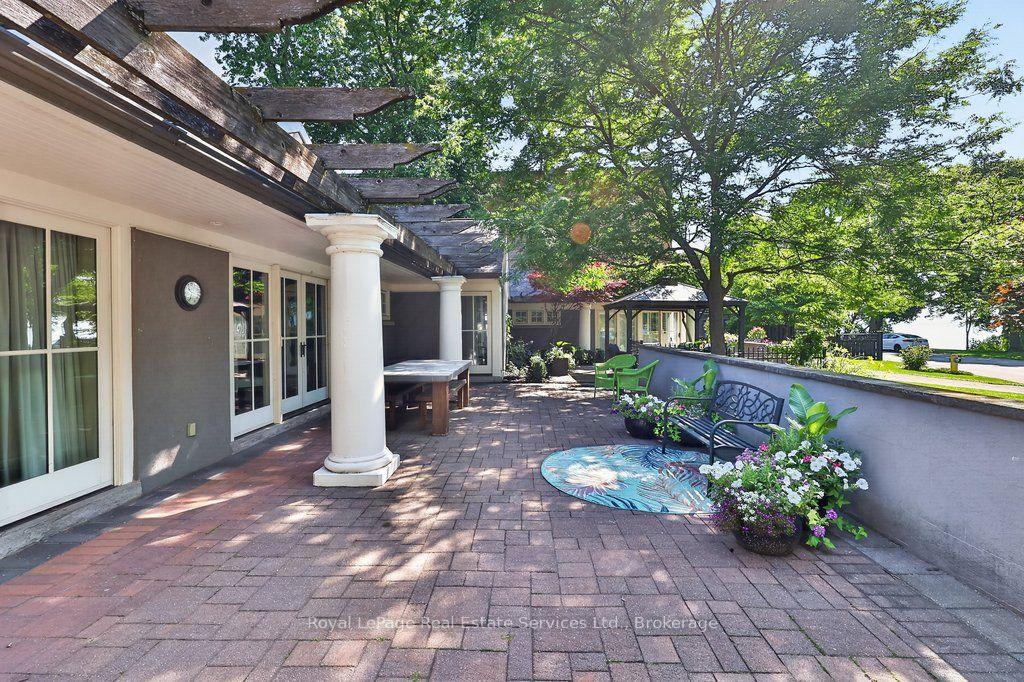 Photo 32 of 300 Lake Promenade, Etobicoke, Long Branch — HOMEH