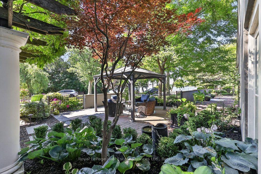 Photo 35 of 300 Lake Promenade, Etobicoke, Long Branch — HOMEH