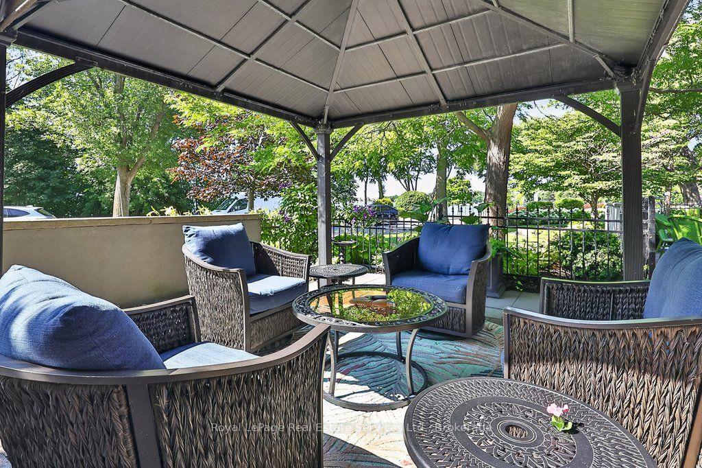 Photo 36 of 300 Lake Promenade, Etobicoke, Long Branch — HOMEH