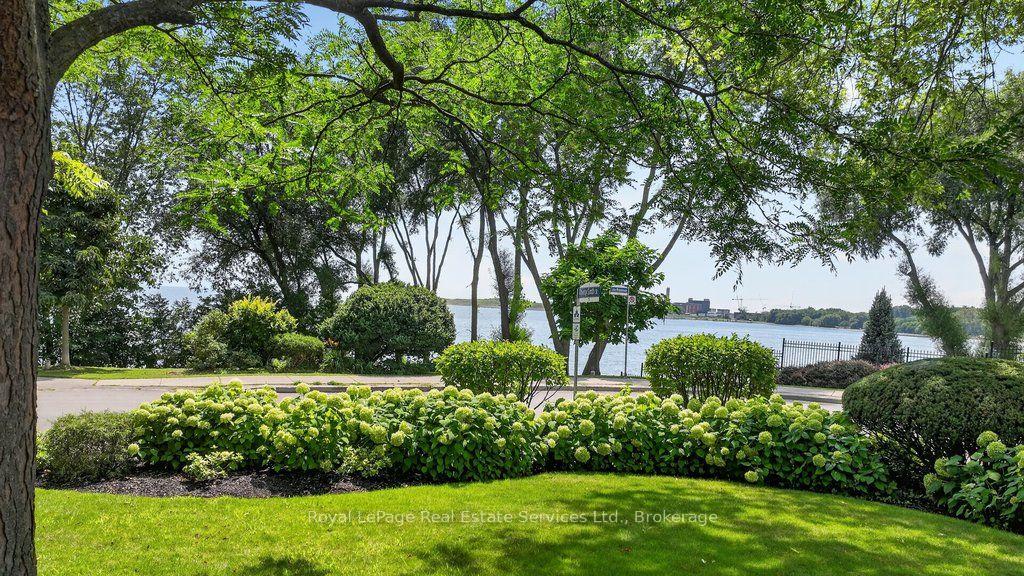 Photo 43 of 300 Lake Promenade, Etobicoke, Long Branch — HOMEH