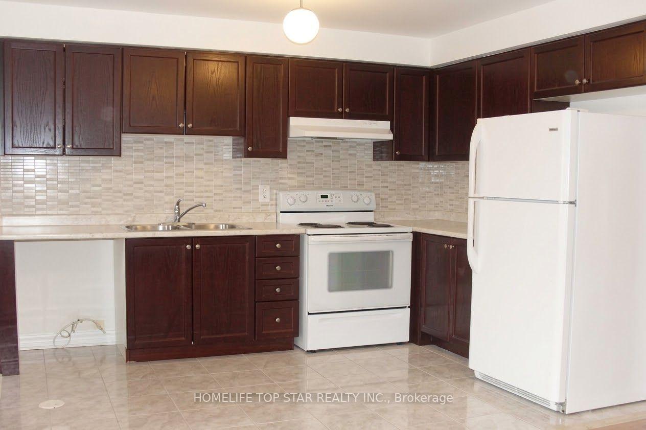 Photo 6 of Unit Couch House, 29 Woodway Lane, Markham, Cornell — HOMEH