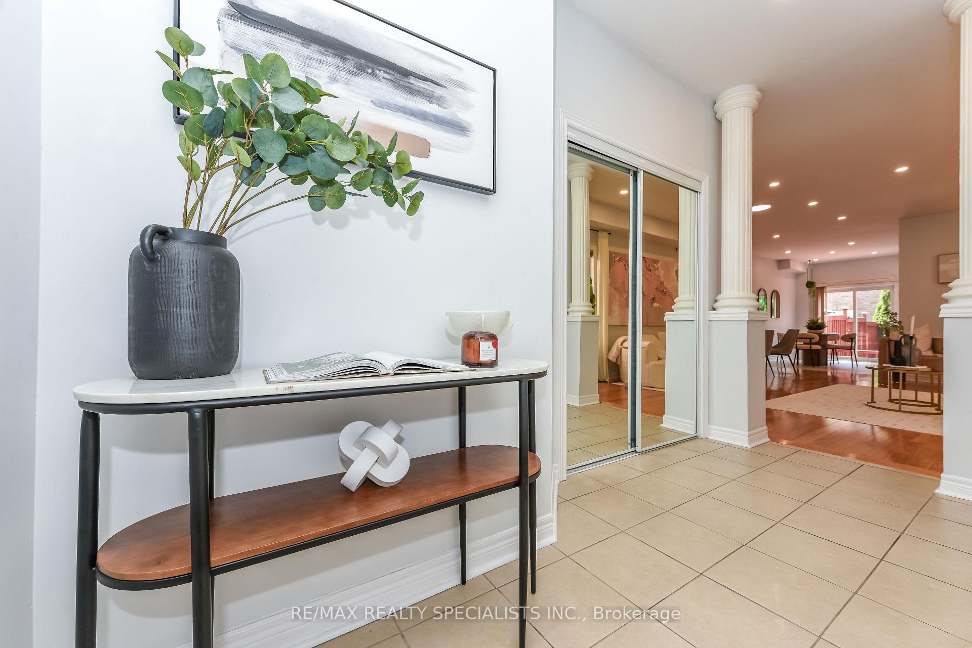 Photo 5 of 5624 Freshwater Drive, Mississauga, Churchill Meadows — HOMEH