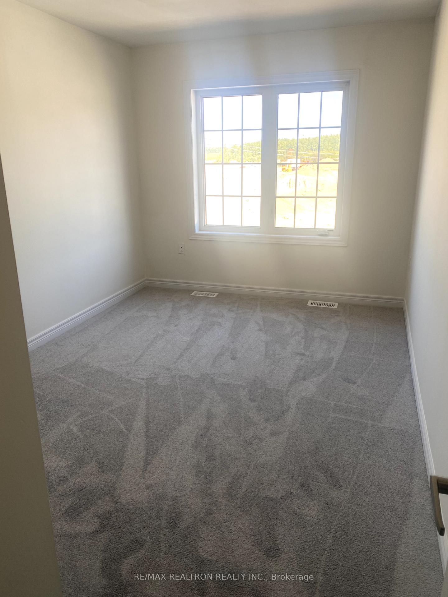 Photo 9 of 937 Elizabeth Mackenzie Drive, Pickering, Rural Pickering — HOMEH