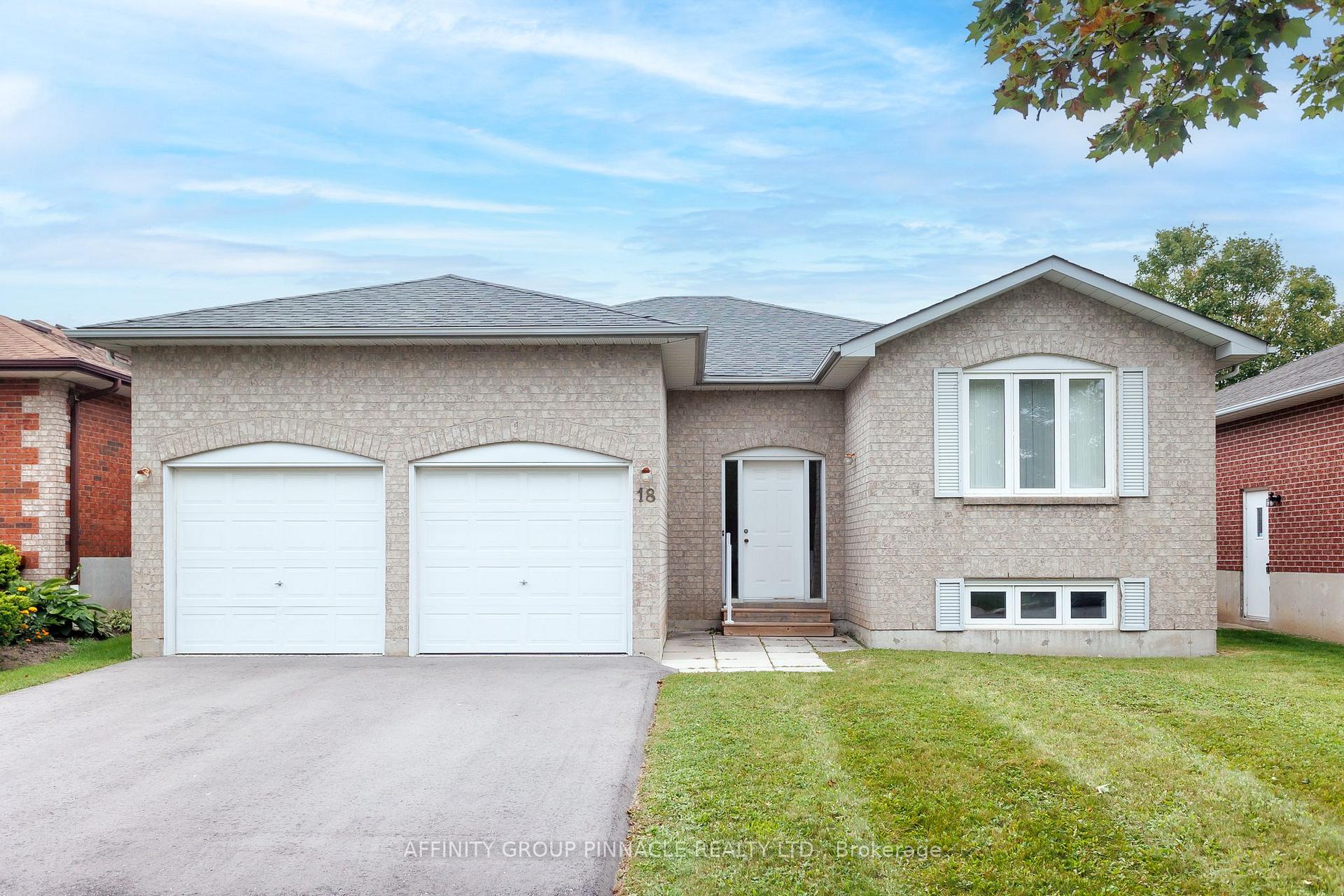 Photo 1 of 18 Lakeview Drive, Scugog, Port Perry — HOMEH
