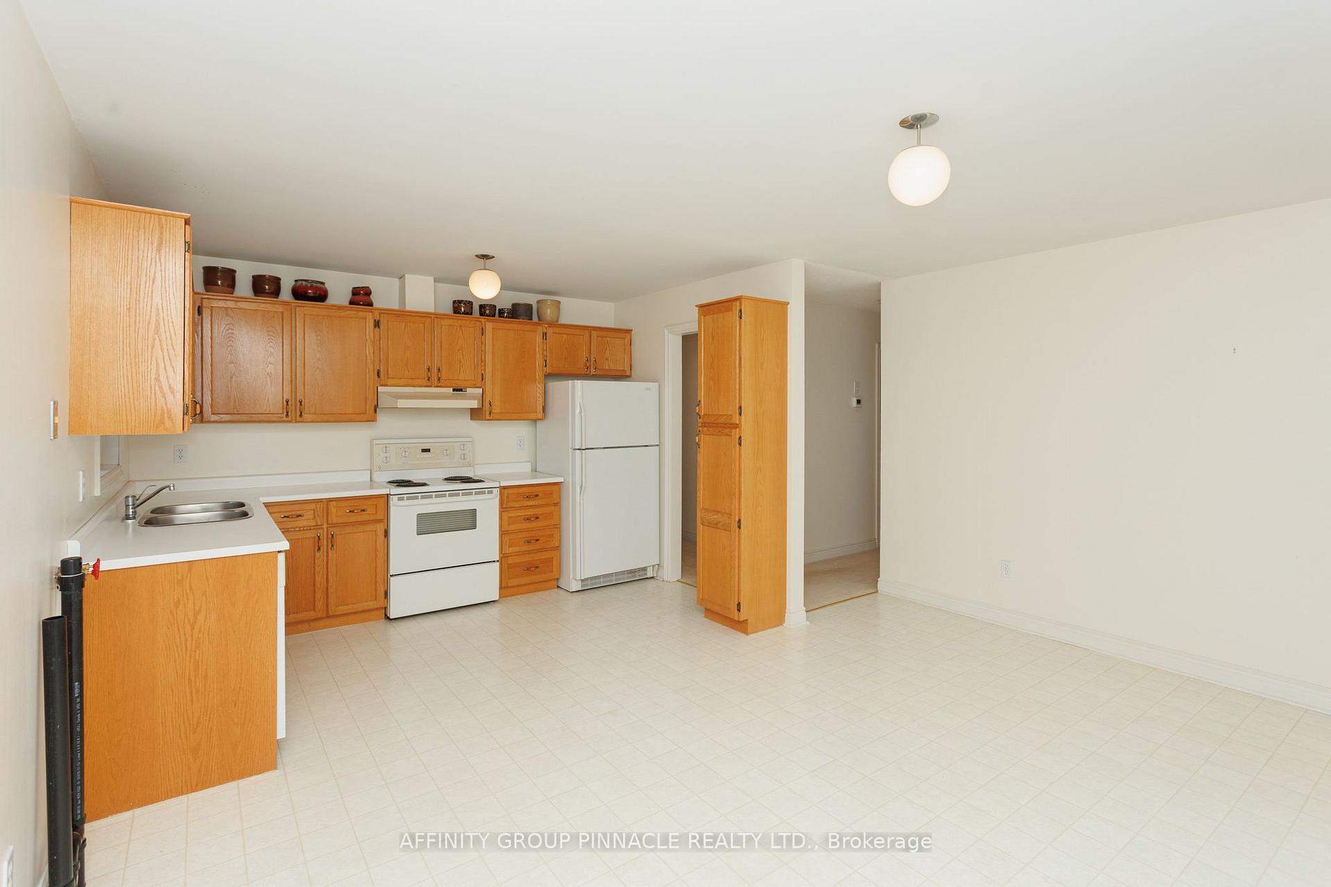Photo 10 of 18 Lakeview Drive, Scugog, Port Perry — HOMEH