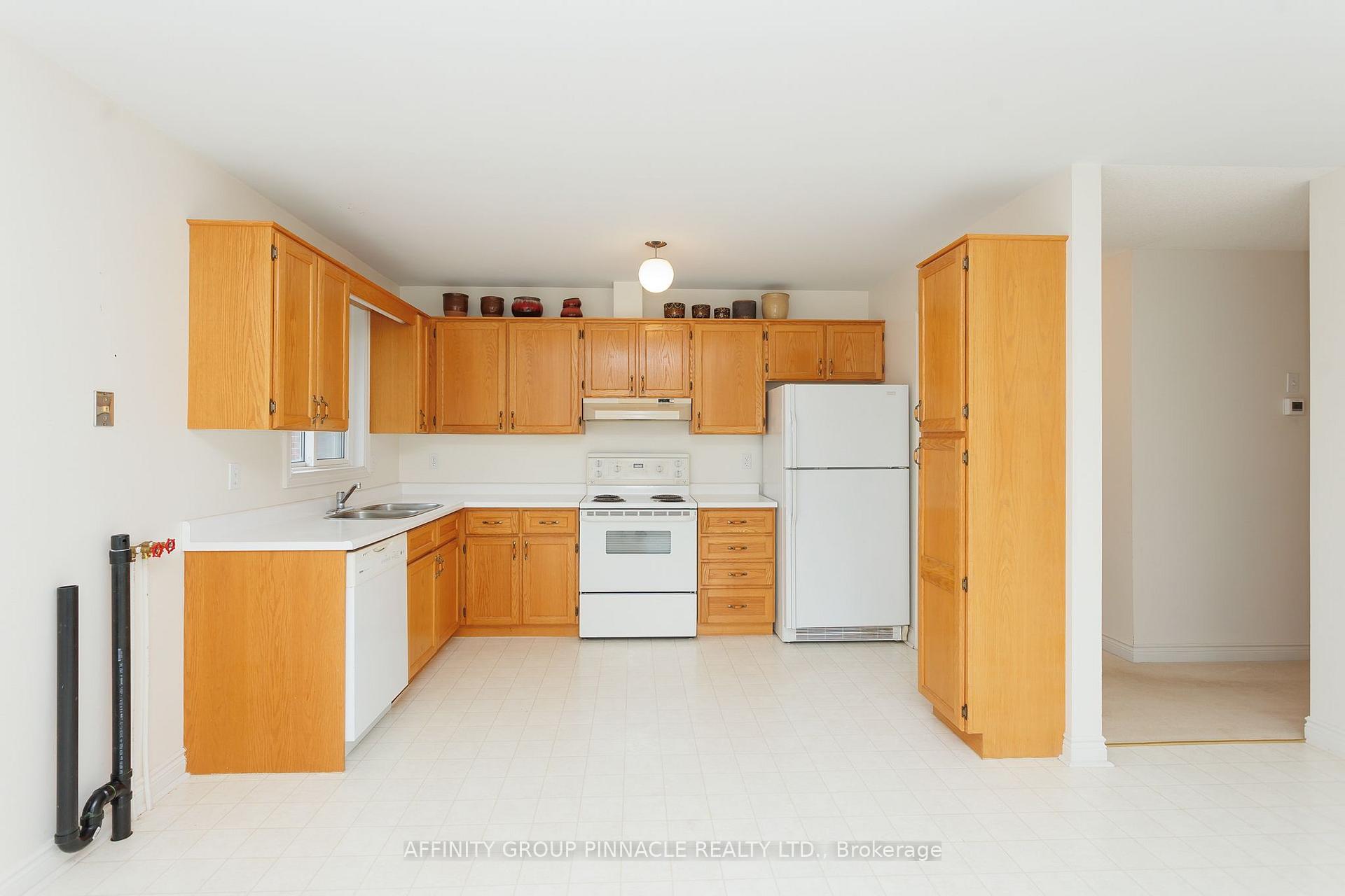 Photo 11 of 18 Lakeview Drive, Scugog, Port Perry — HOMEH