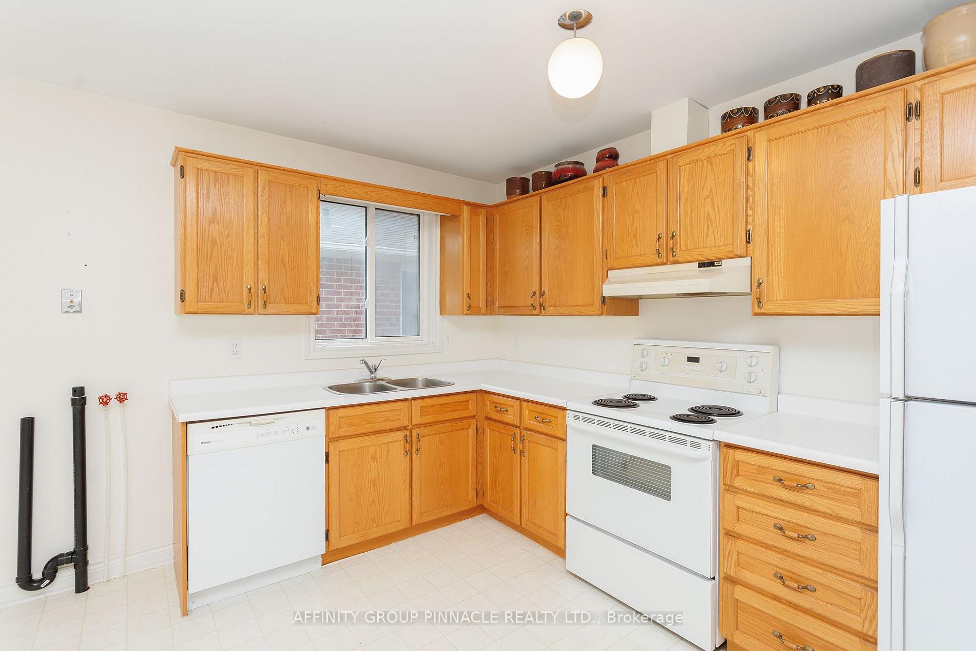 Photo 13 of 18 Lakeview Drive, Scugog, Port Perry — HOMEH