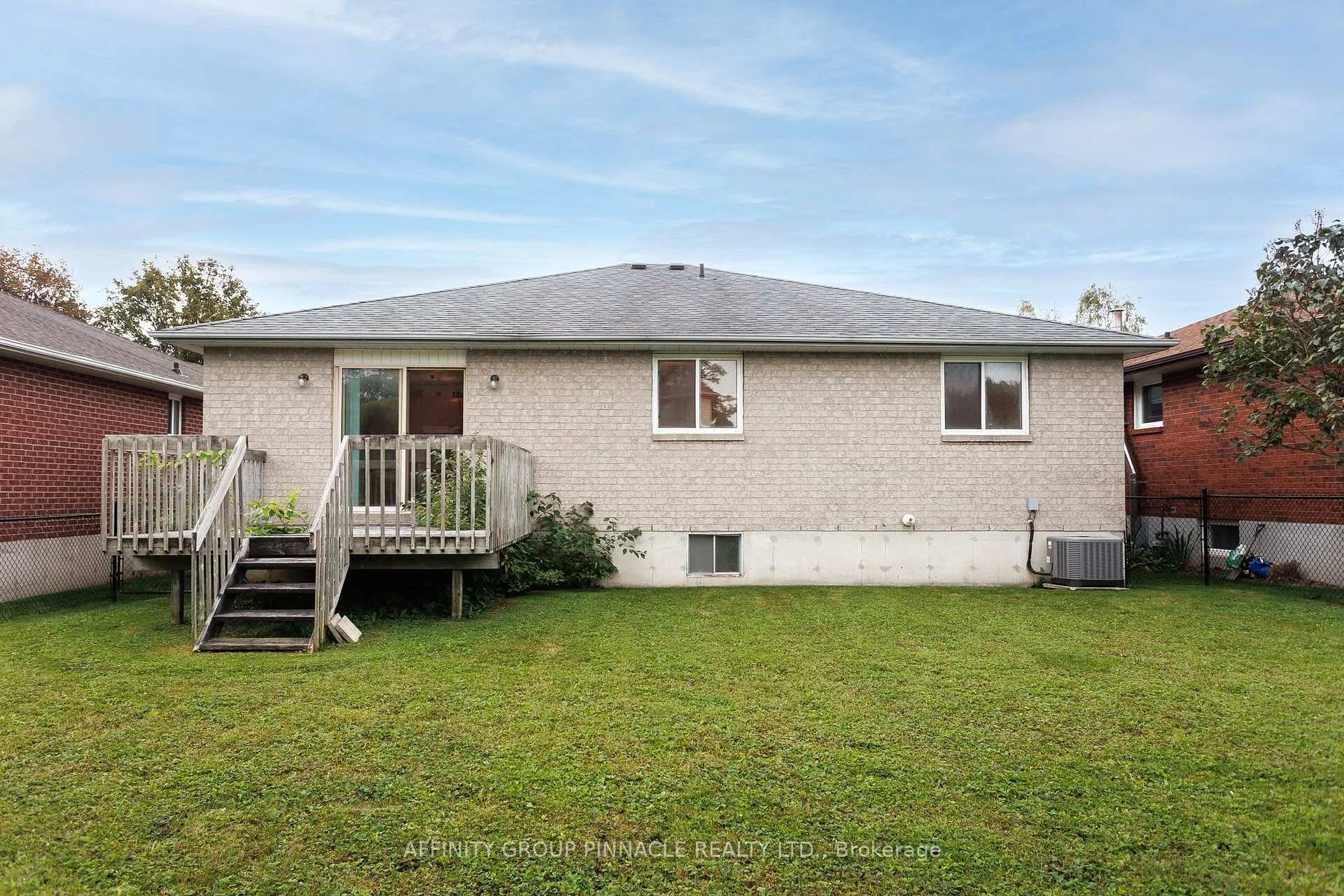 Photo 25 of 18 Lakeview Drive, Scugog, Port Perry — HOMEH