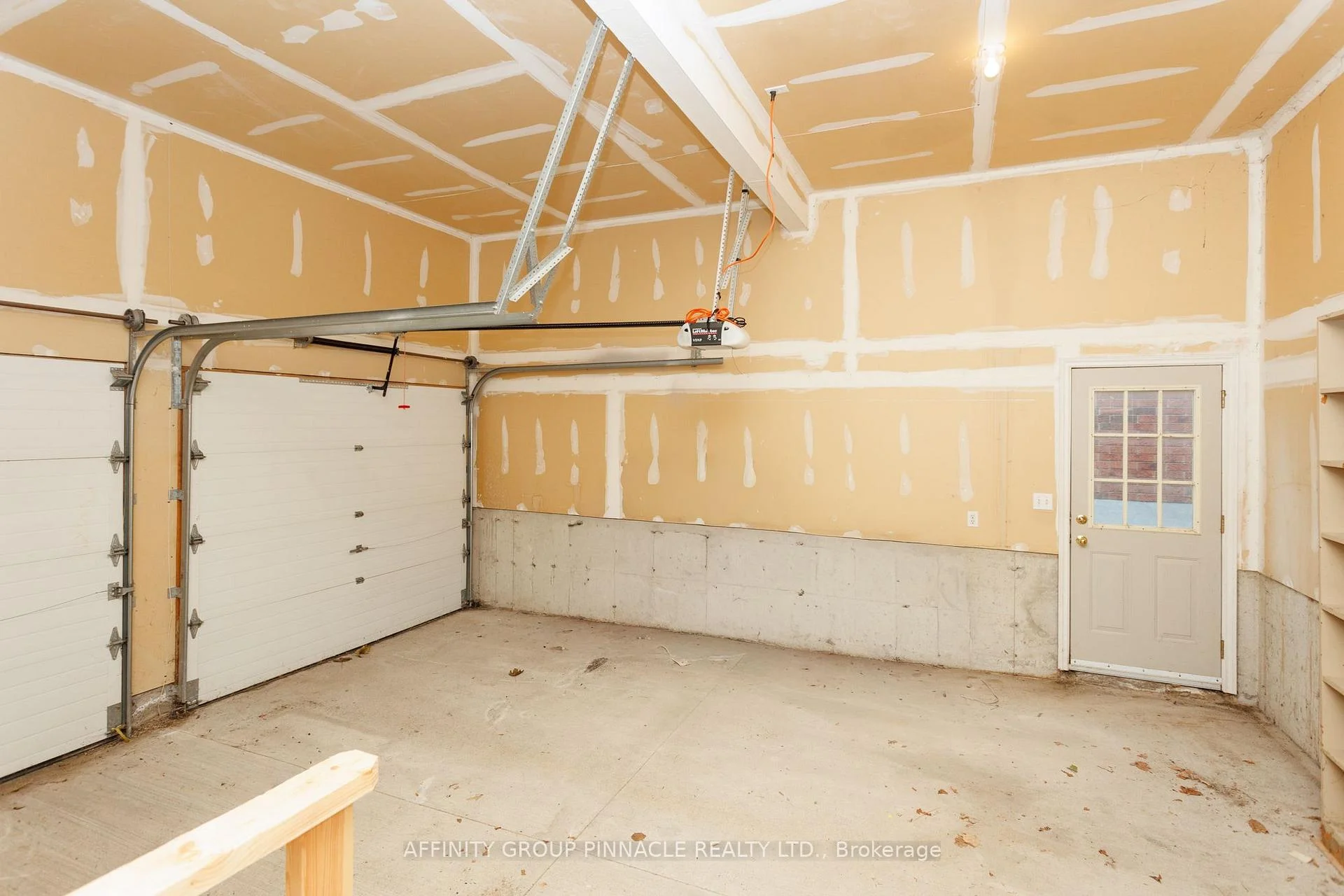 Photo 28 of 18 Lakeview Drive, Scugog, Port Perry — HOMEH