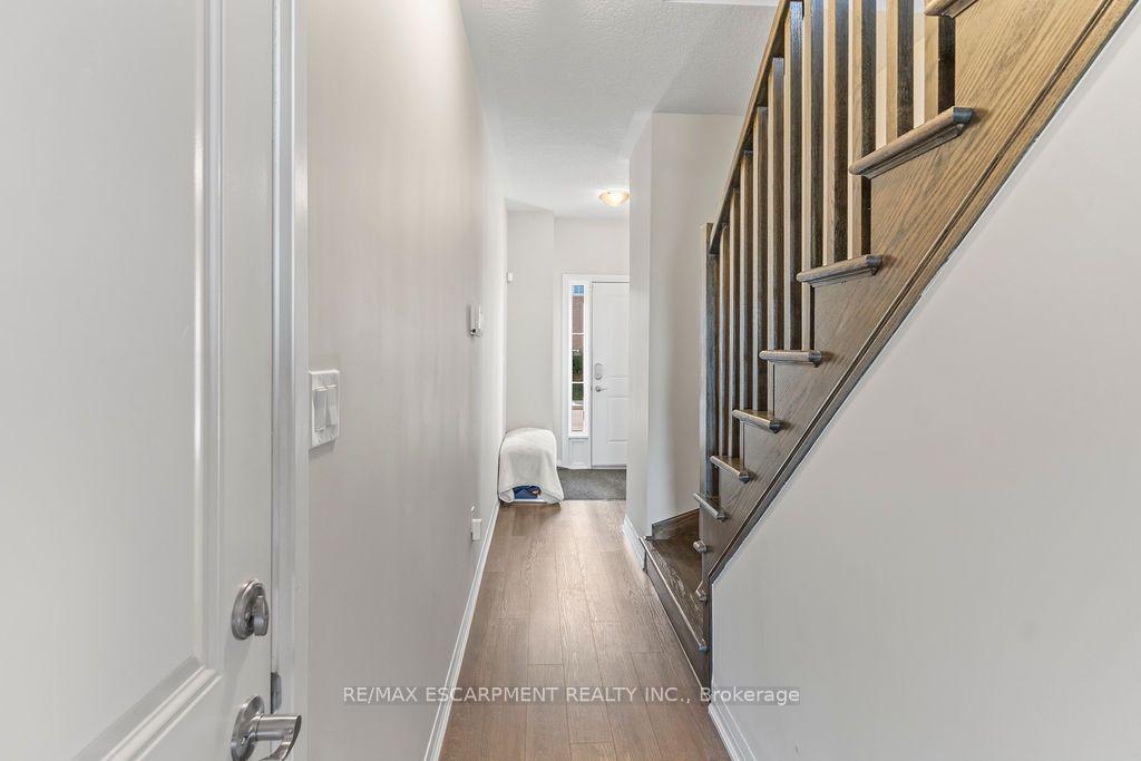 Photo 10 of 28 Canary Grass Boulevard, Hamilton, Hannon — HOMEH