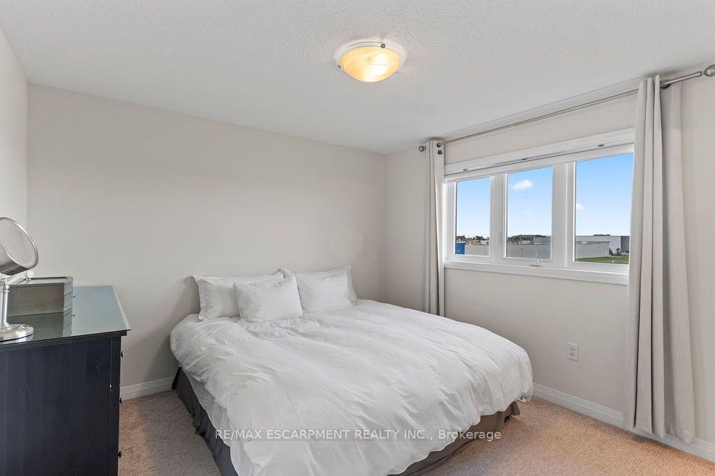 Photo 26 of 28 Canary Grass Boulevard, Hamilton, Hannon — HOMEH