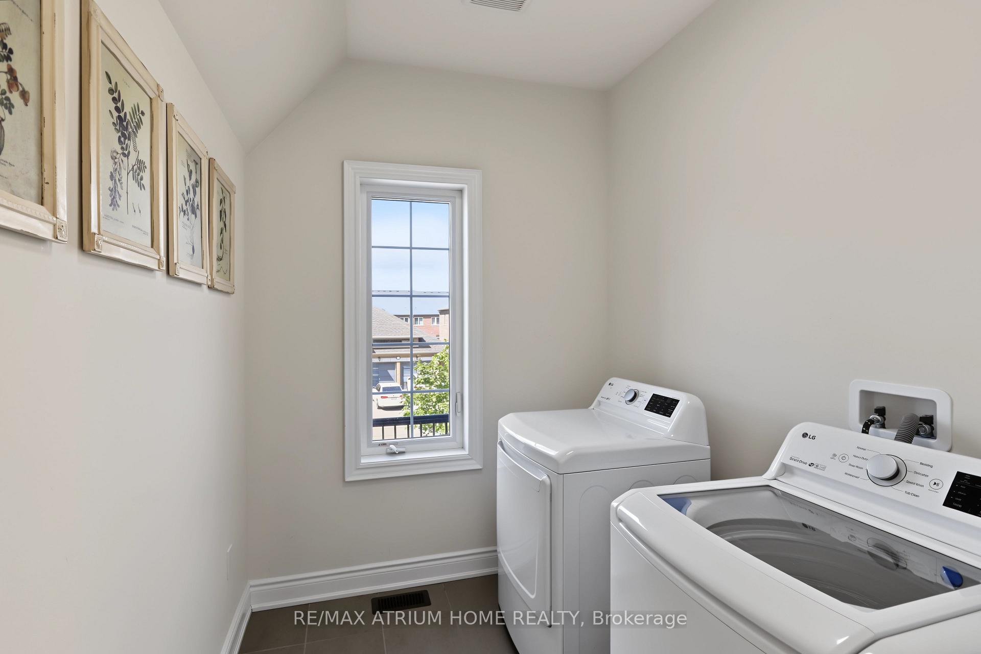 Photo 22 of 351 Reg Harrison Trail, Newmarket, Glenway Estates — HOMEH