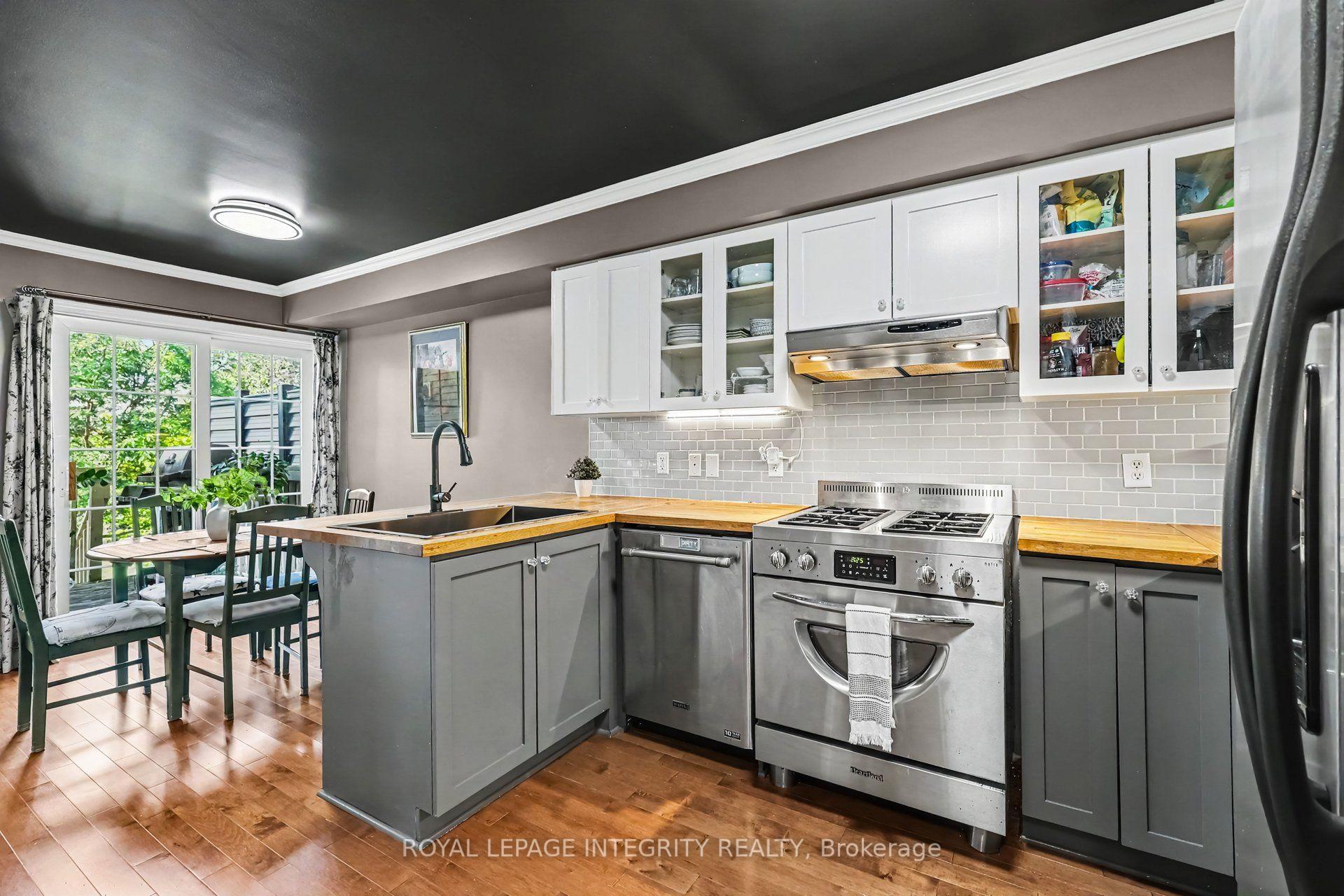Photo 11 of 102 Hawktree Ridge, Ottawa, Barrhaven - Stonebridge — HOMEH