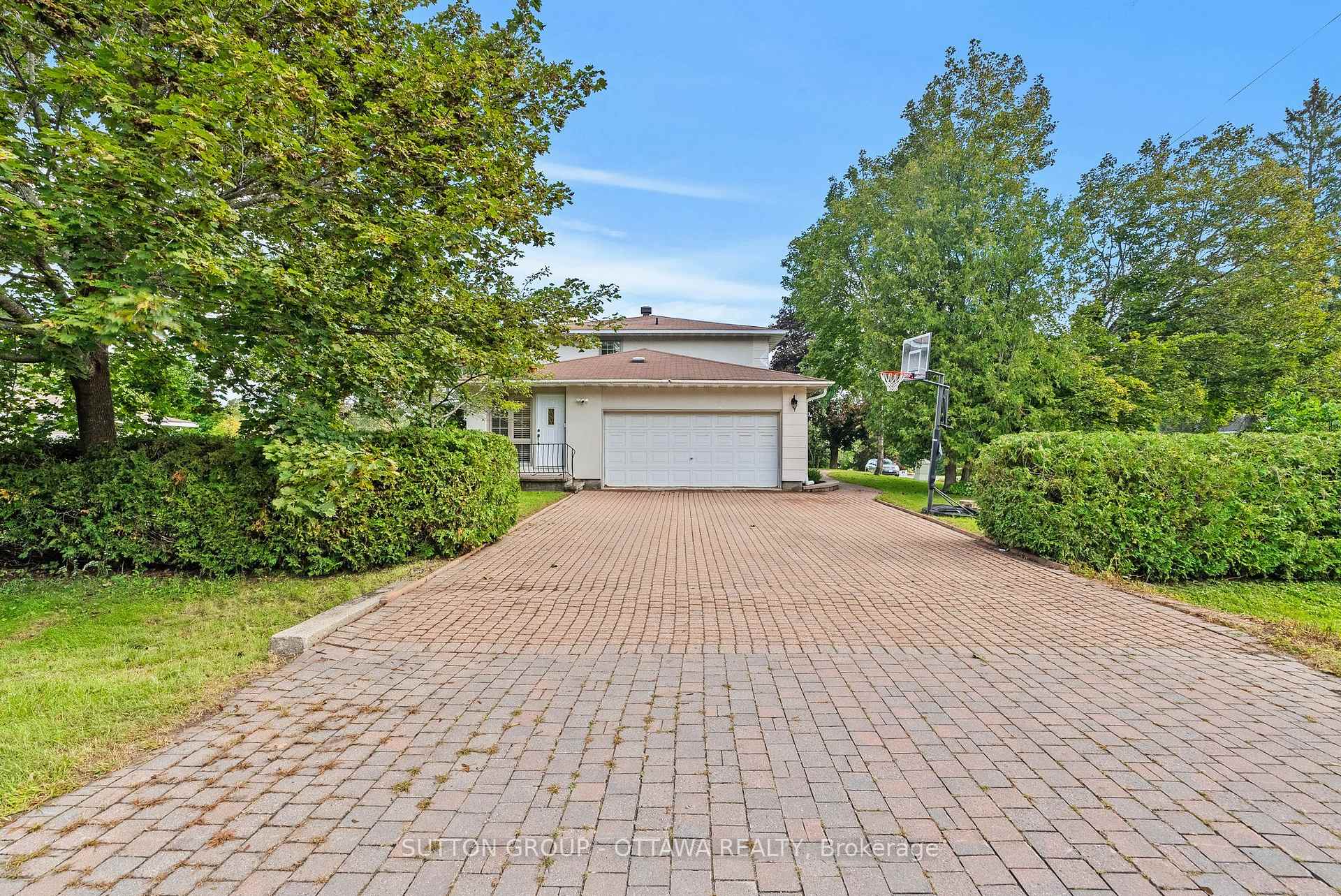 Photo 5 of 11 Lennon Drive, Ottawa, Cedardale — HOMEH