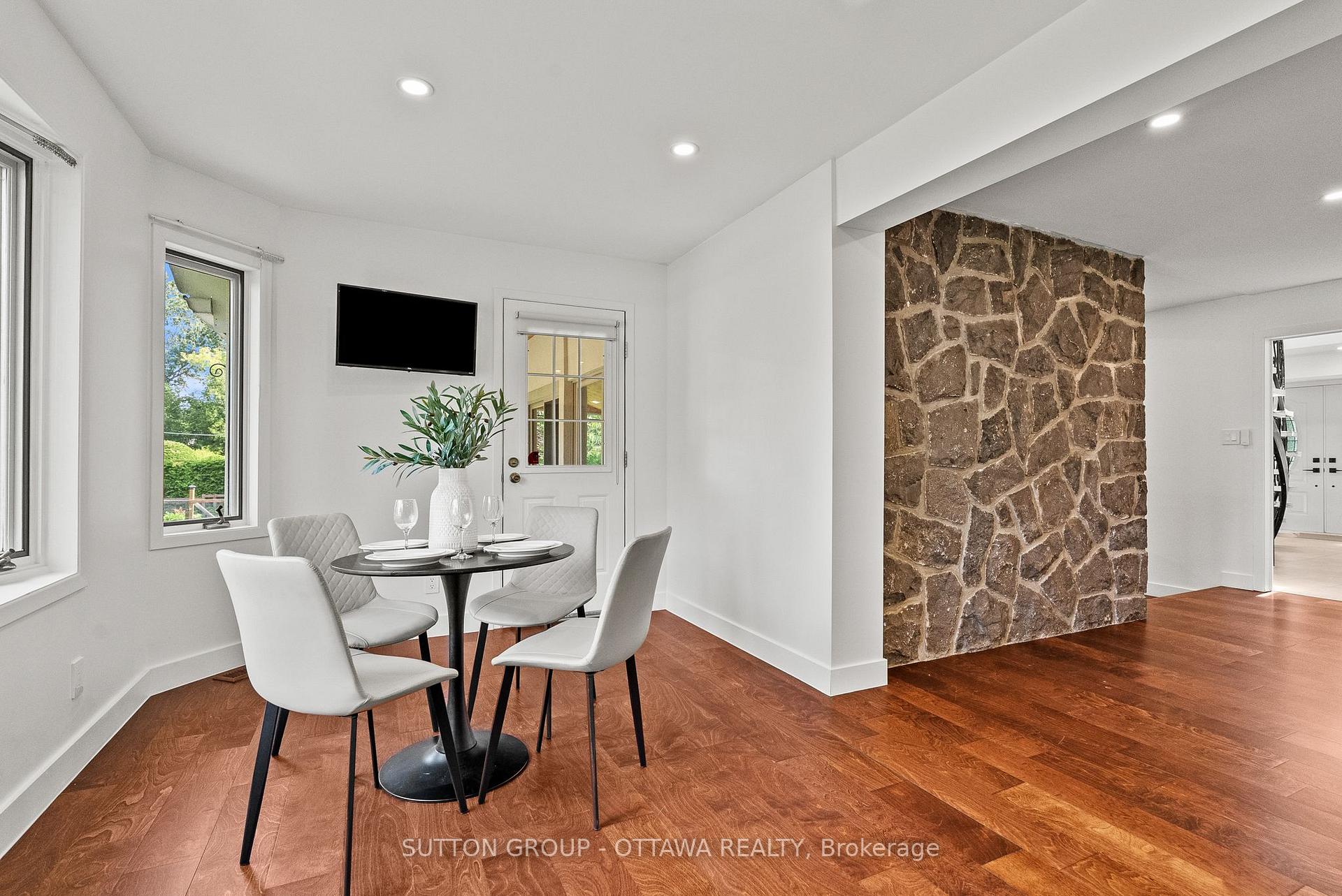 Photo 14 of 11 Lennon Drive, Ottawa, Cedardale — HOMEH