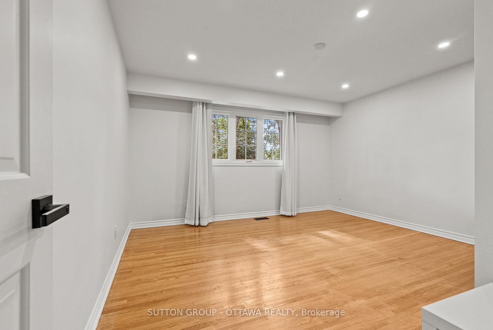 Photo 36 of 11 Lennon Drive, Ottawa, Cedardale — HOMEH
