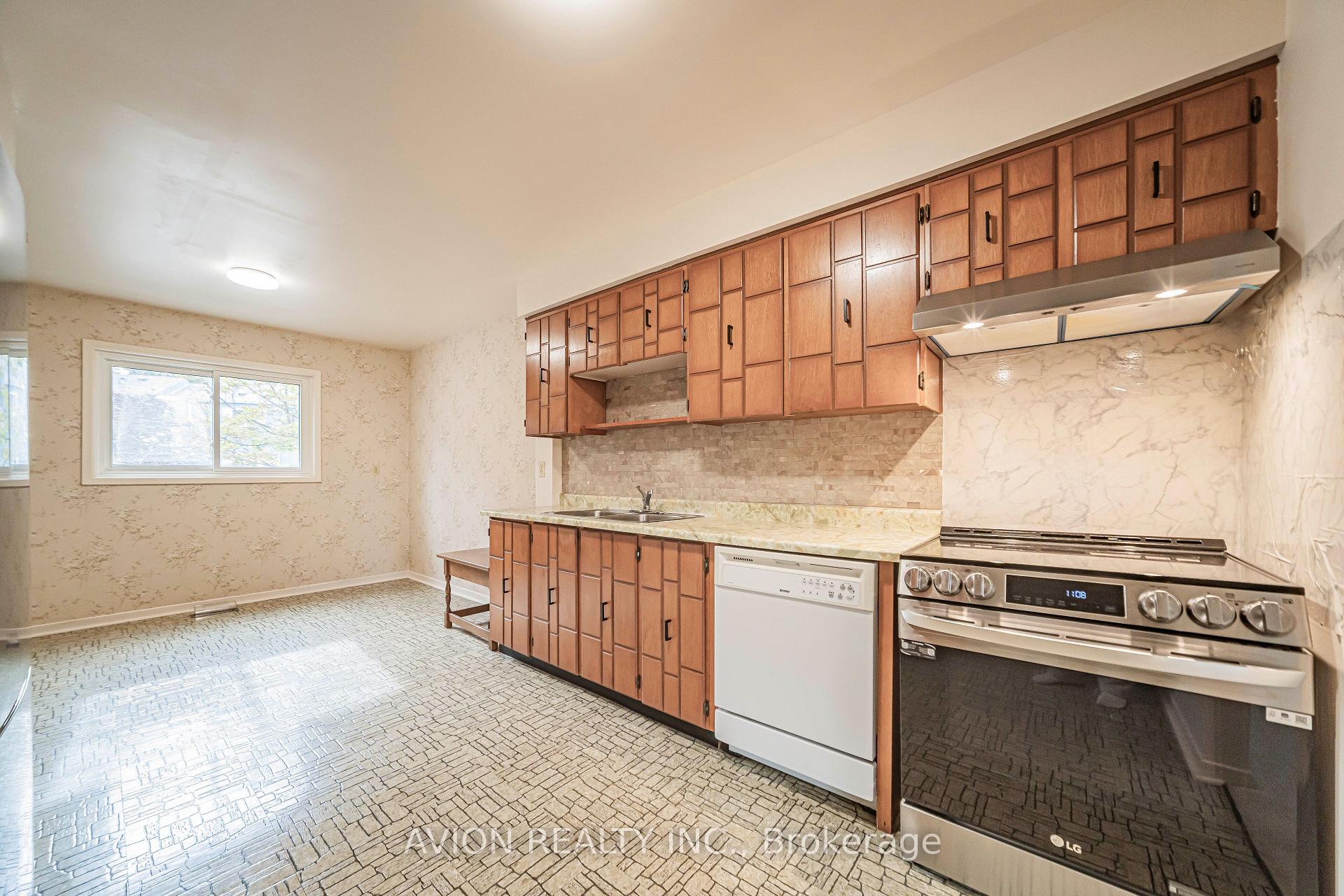 Photo 18 of Unit 23, 646 Village Parkway, Markham, Unionville — HOMEH