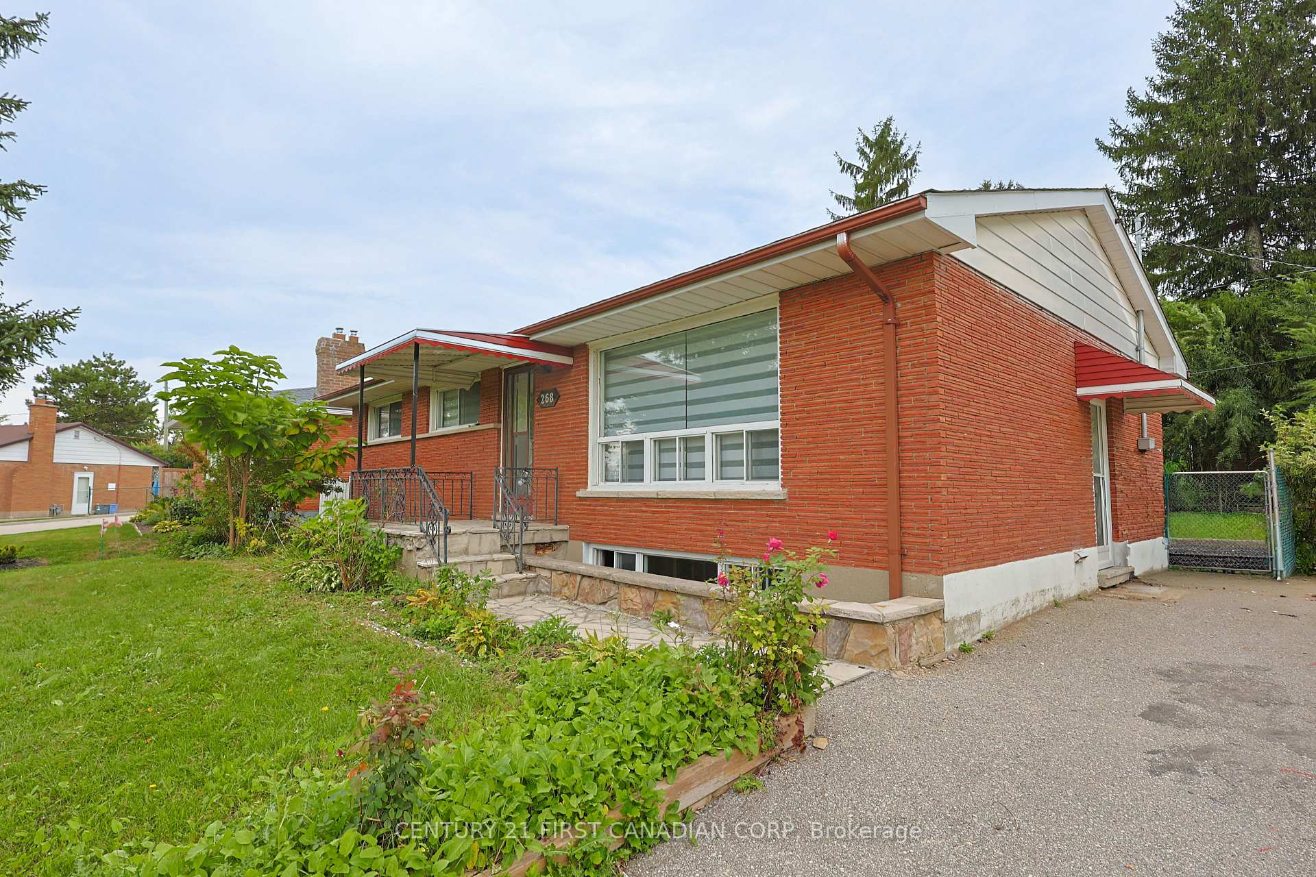 Photo 2 of Unit Upper, 268 Burlington Crescent, London, South J — HOMEH