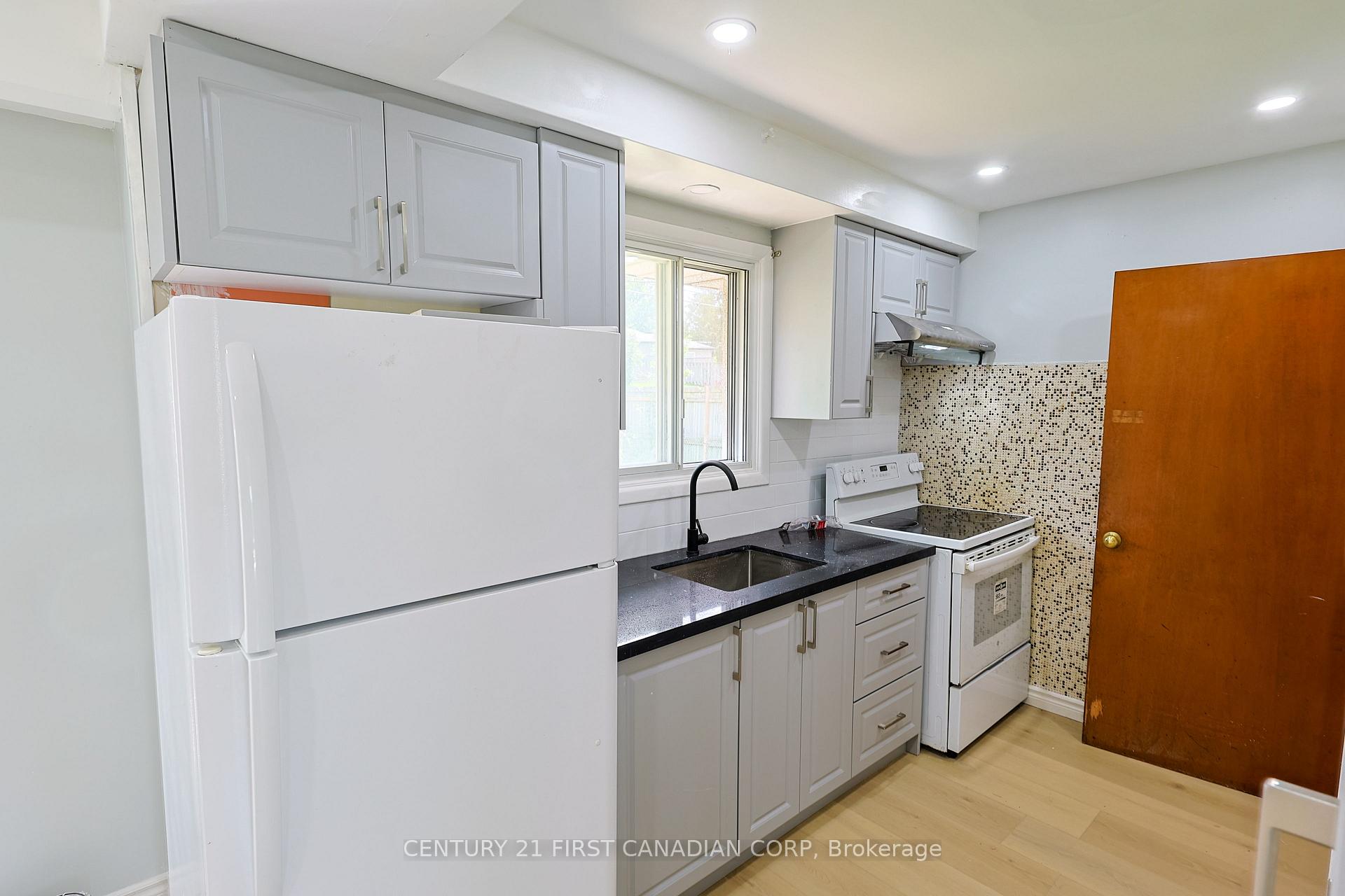 Photo 7 of Unit Upper, 268 Burlington Crescent, London, South J — HOMEH